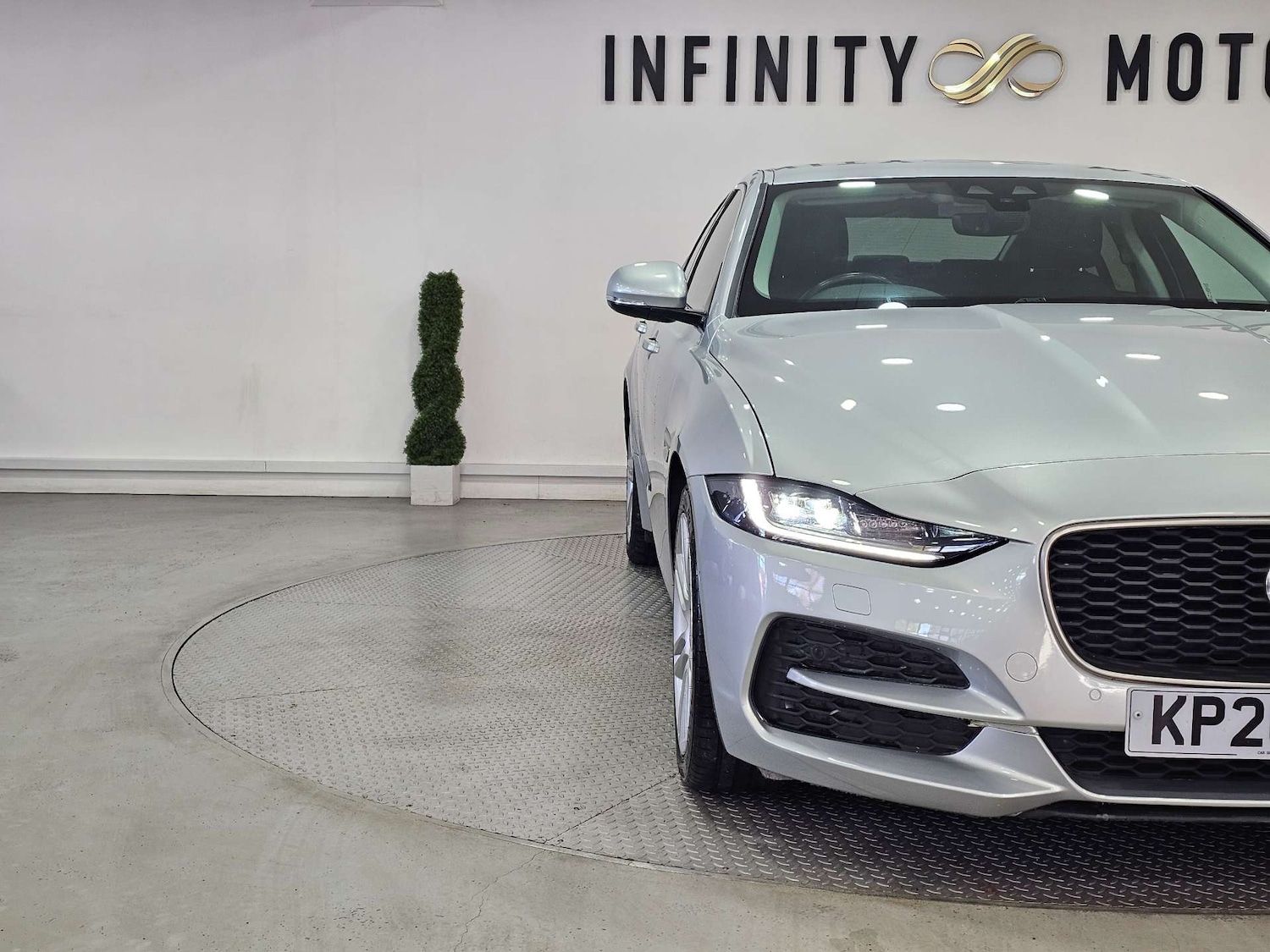 Used Jaguar XE 2020 for sale - 77161981: Photo 9