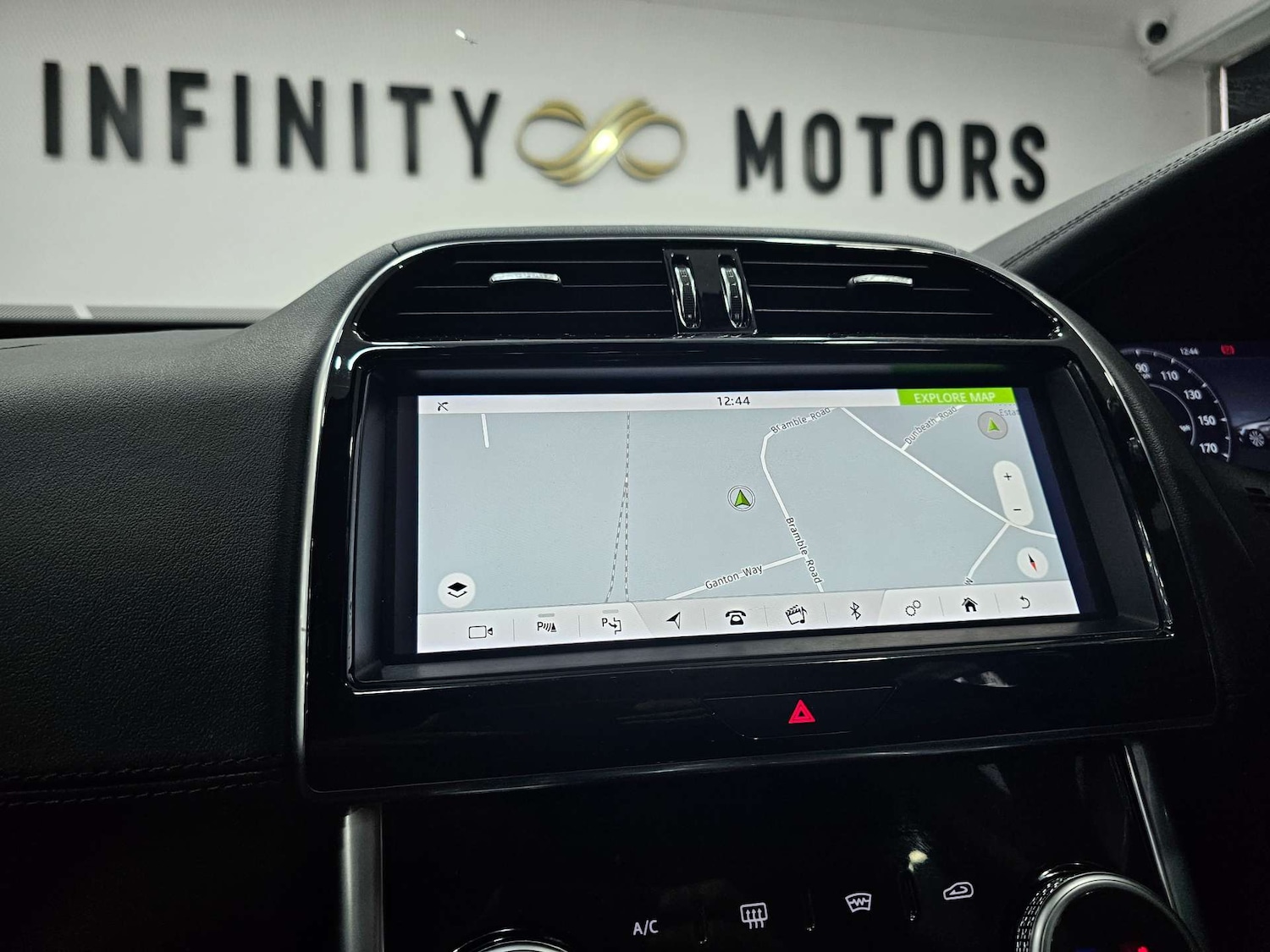 Used Jaguar XE 2020 for sale - 77161981: Photo 92