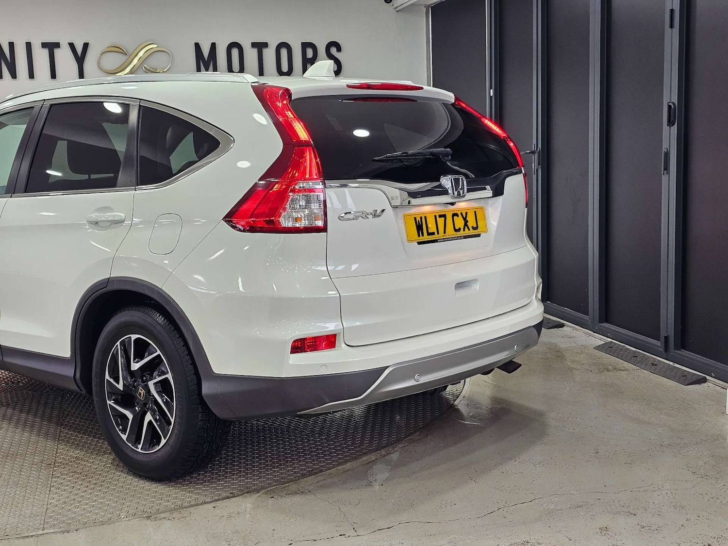 Used Honda CR-V 2017 for sale - 76972460: Photo 28