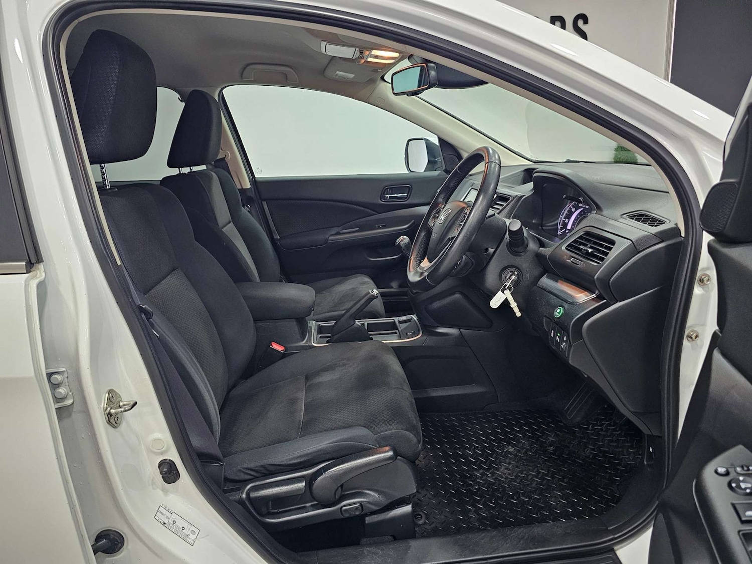 Used Honda CR-V 2017 for sale - 76972460: Photo 3