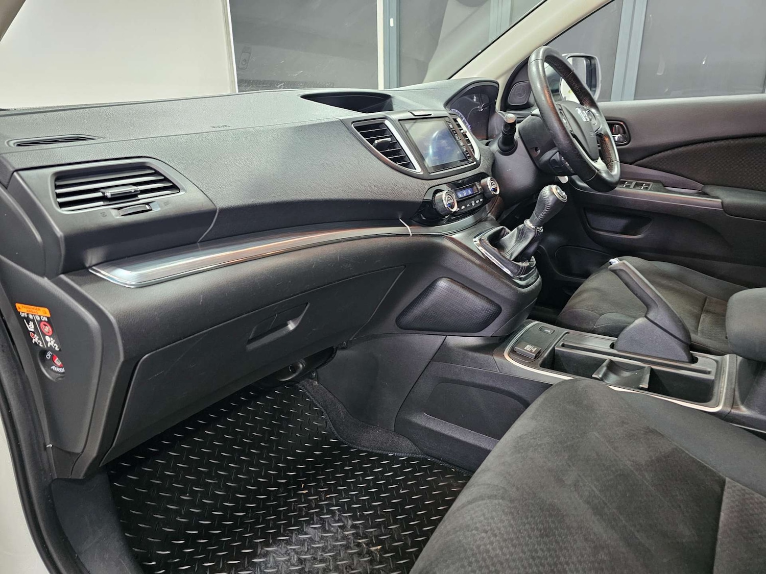 Used Honda CR-V 2017 for sale - 76972460: Photo 92