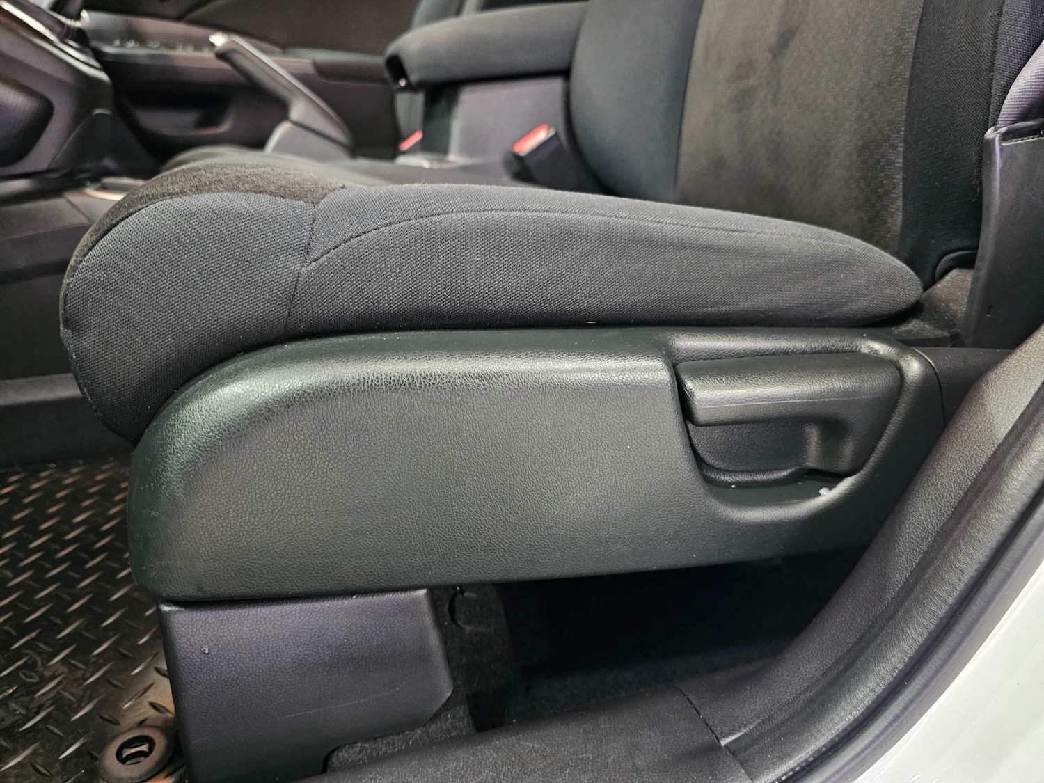 Used Honda CR-V 2017 for sale - 76972460: Photo 94