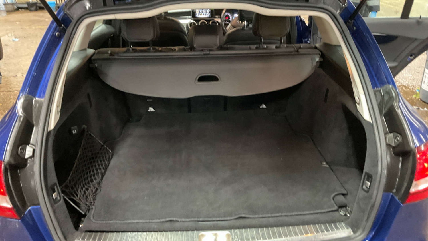 Used Mercedes-Benz C Class 2015 for sale - 77227781: Photo 9