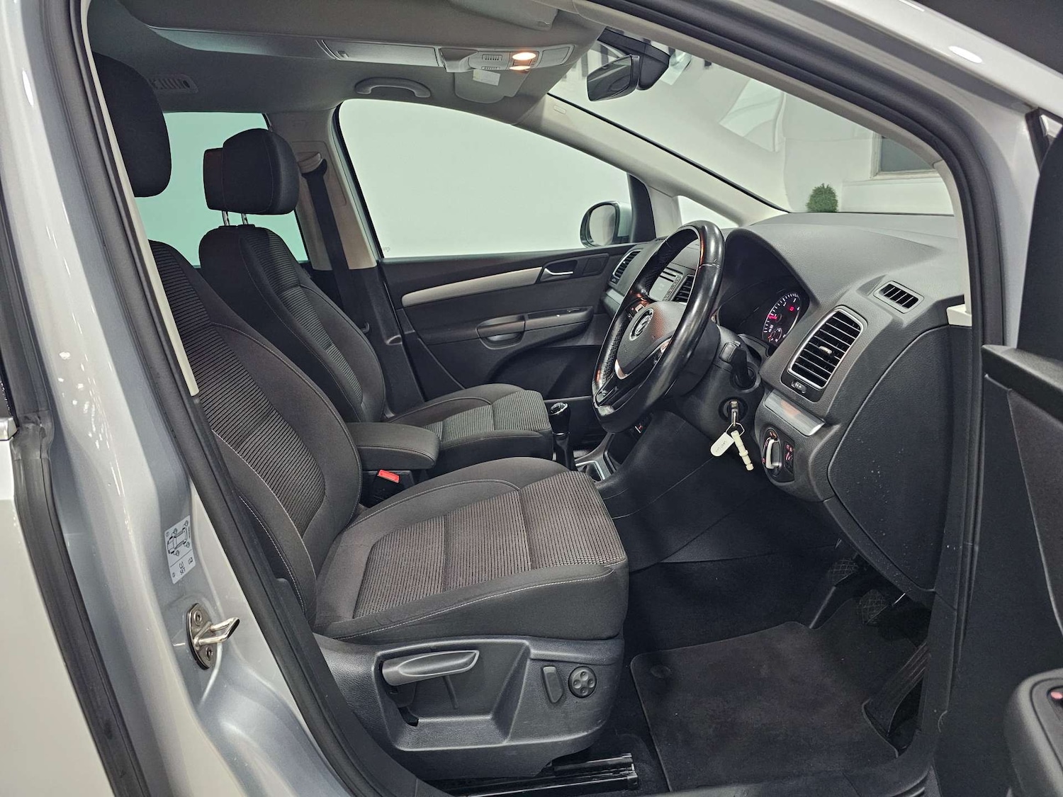 Used Volkswagen Sharan 2018 for sale - 76972384: Photo 2