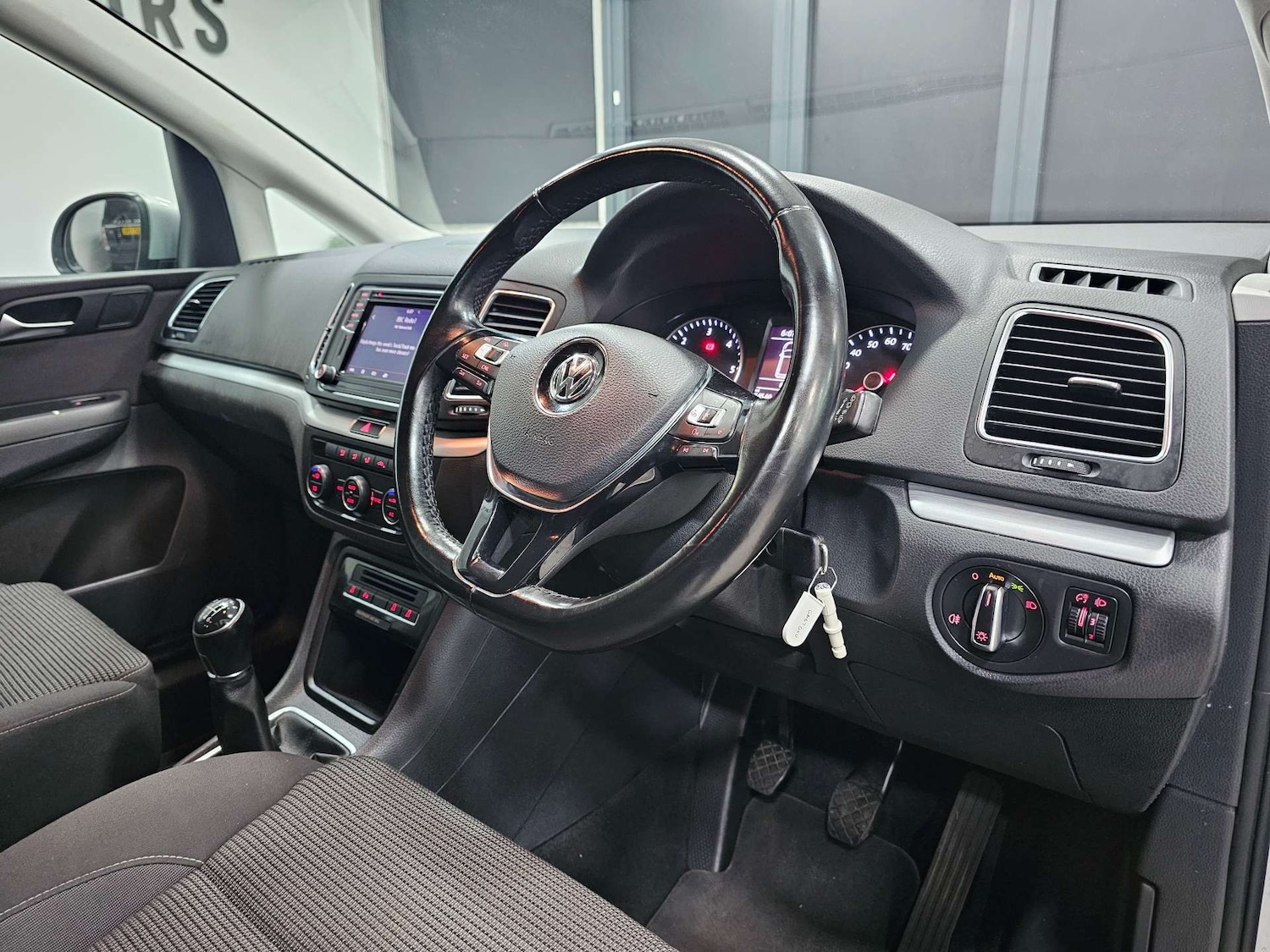 Used Volkswagen Sharan 2018 for sale - 76972384: Photo 3