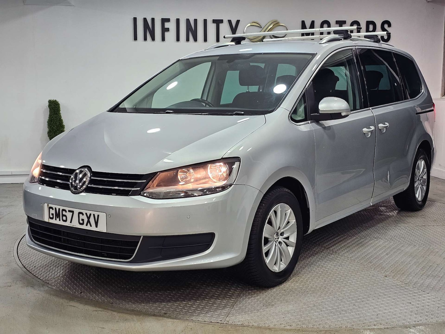 Used Volkswagen Sharan 2018 for sale - 76972384: Photo 4