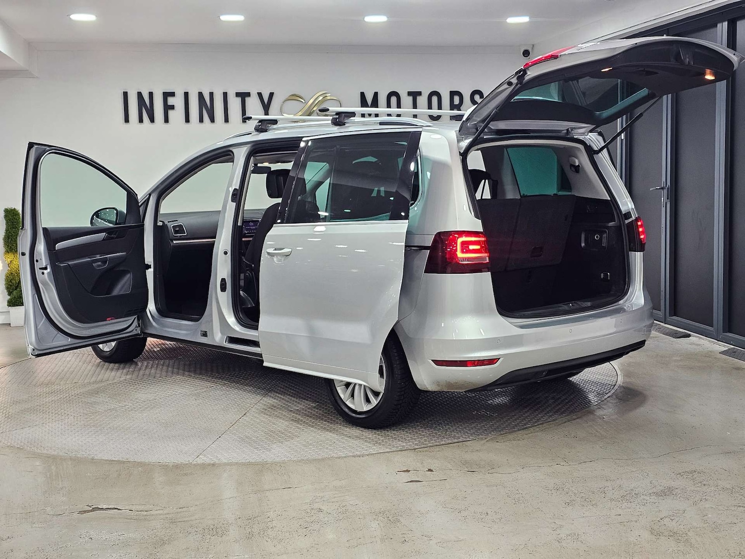 Used Volkswagen Sharan 2018 for sale - 76972384: Photo 43