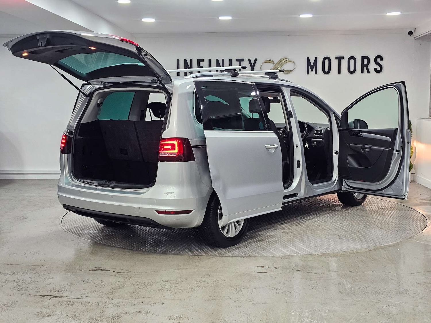 Used Volkswagen Sharan 2018 for sale - 76972384: Photo 45