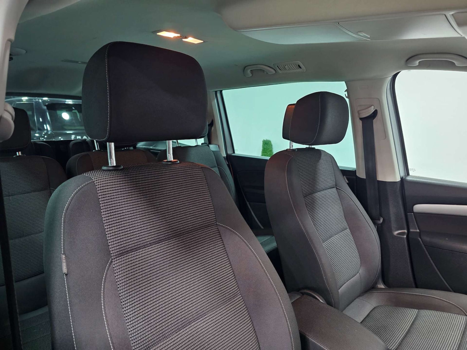 Used Volkswagen Sharan 2018 for sale - 76972384: Photo 51