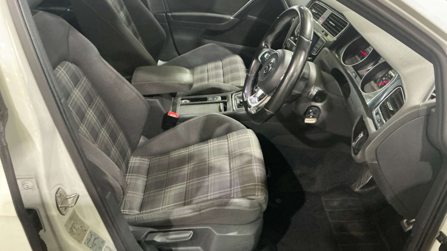 Used Volkswagen Golf 2014 for sale - 77920605: Photo 12