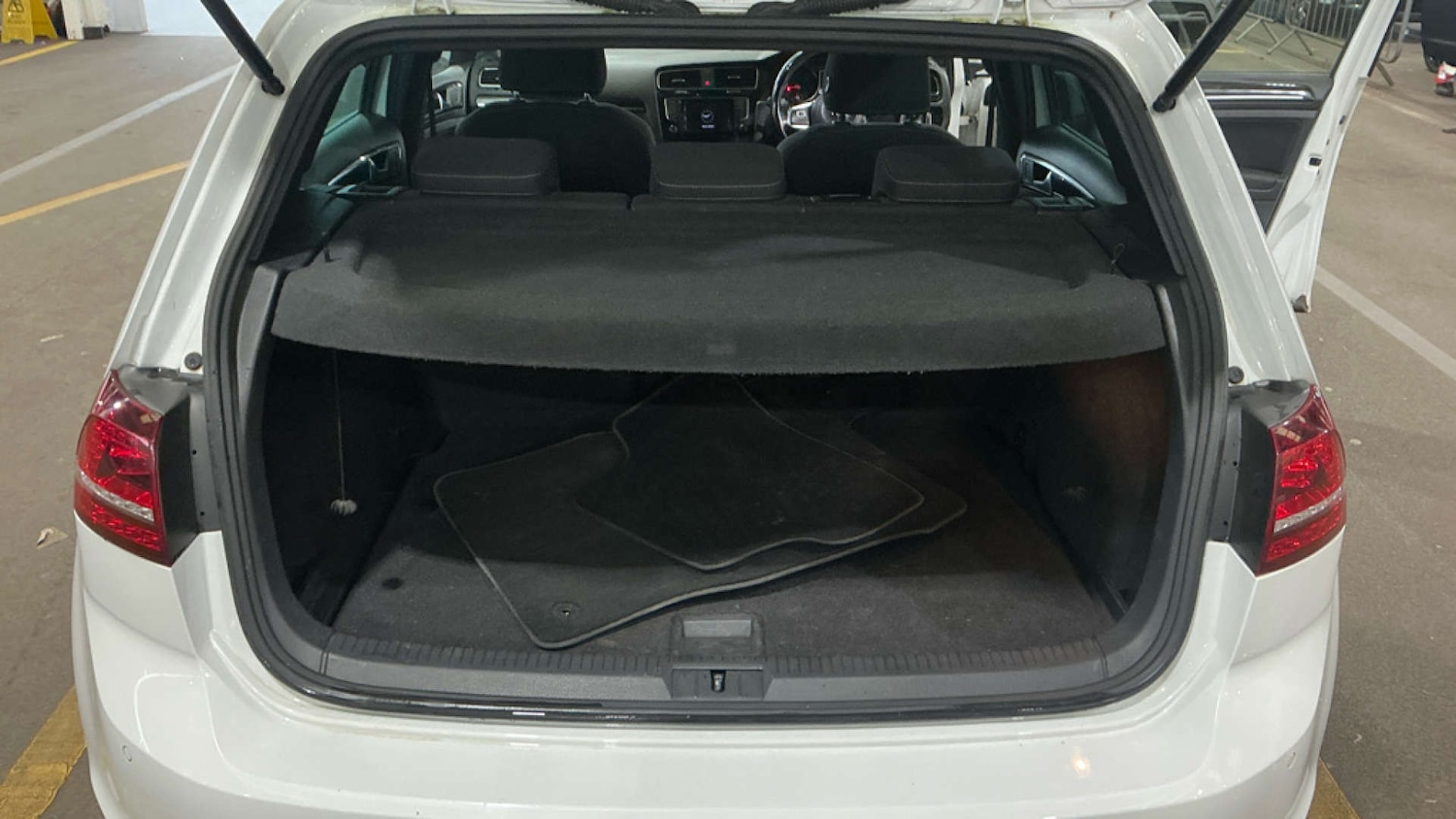 Used Volkswagen Golf 2014 for sale - 77920605: Photo 9