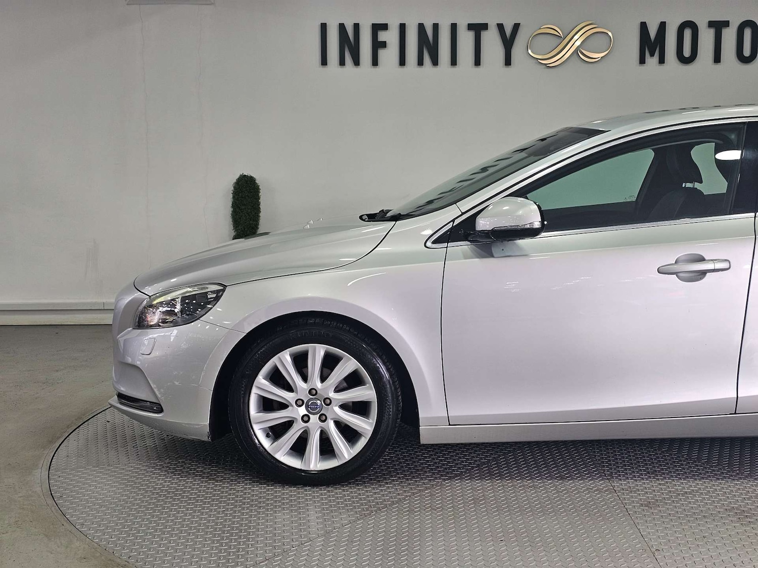 Used Volvo V40 2014 for sale - 77301681: Photo 14