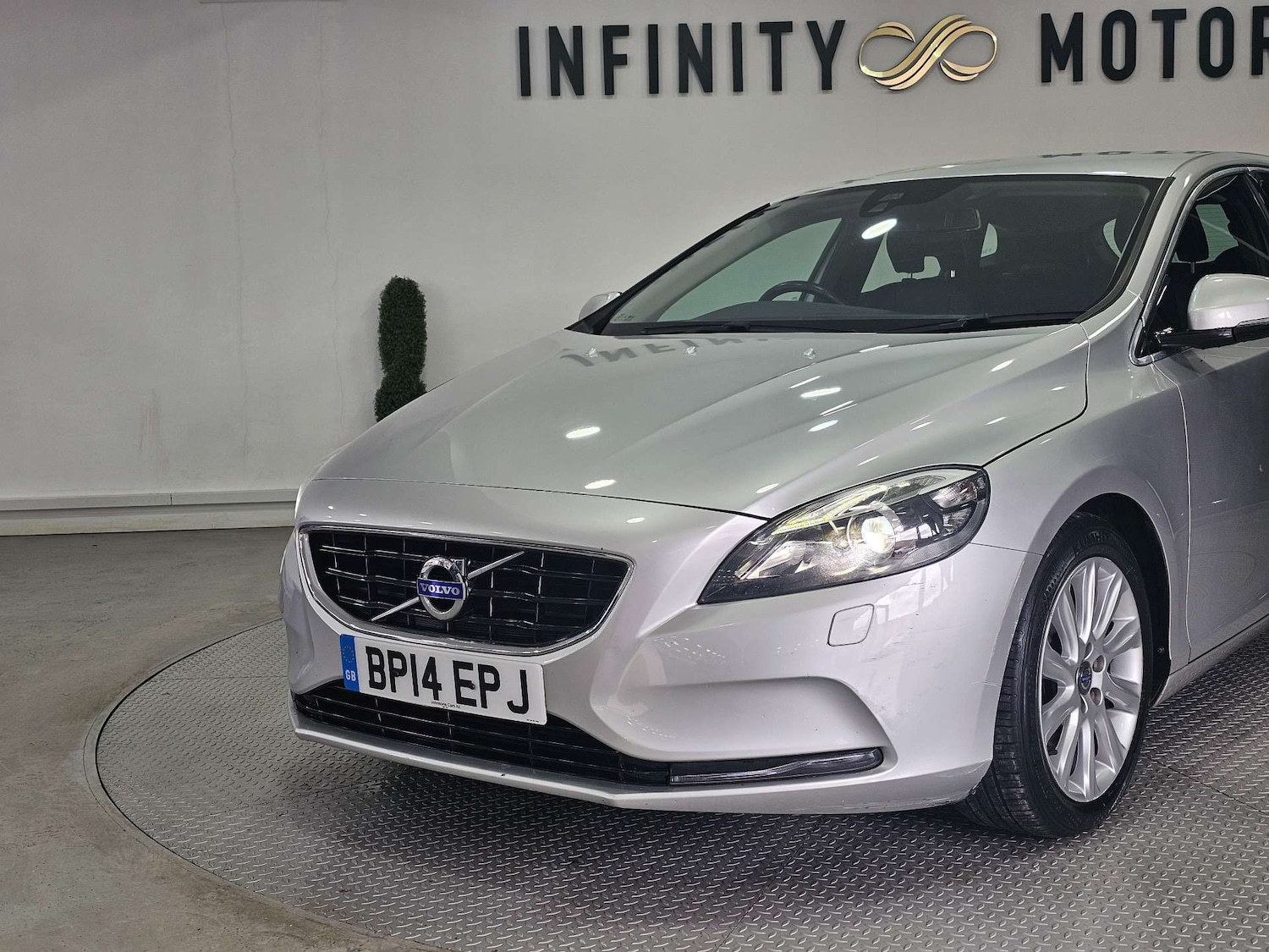 Used Volvo V40 2014 for sale - 77301681: Photo 39