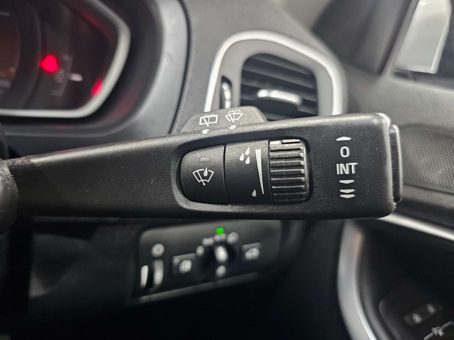 Used Volvo V40 2014 for sale - 77301681: Photo 42