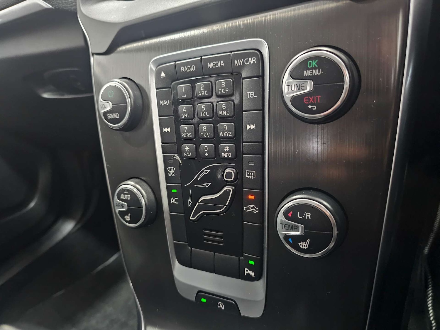 Used Volvo V40 2014 for sale - 77301681: Photo 50