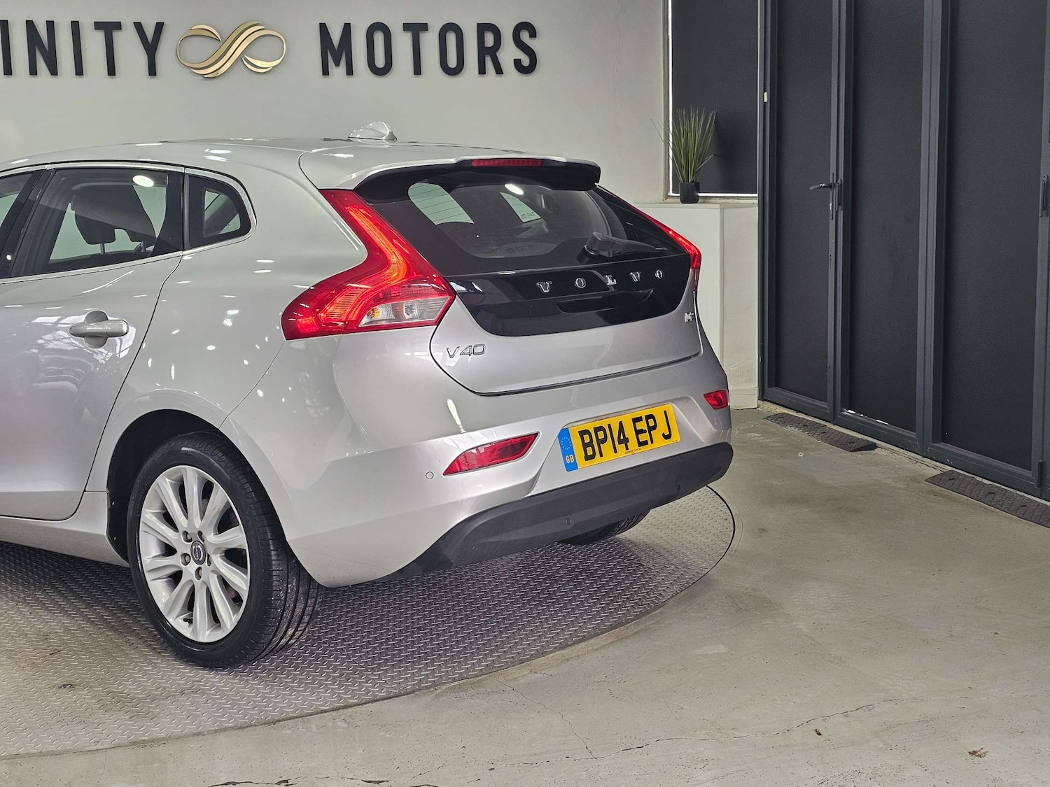 Used Volvo V40 2014 for sale - 77301681: Photo 51