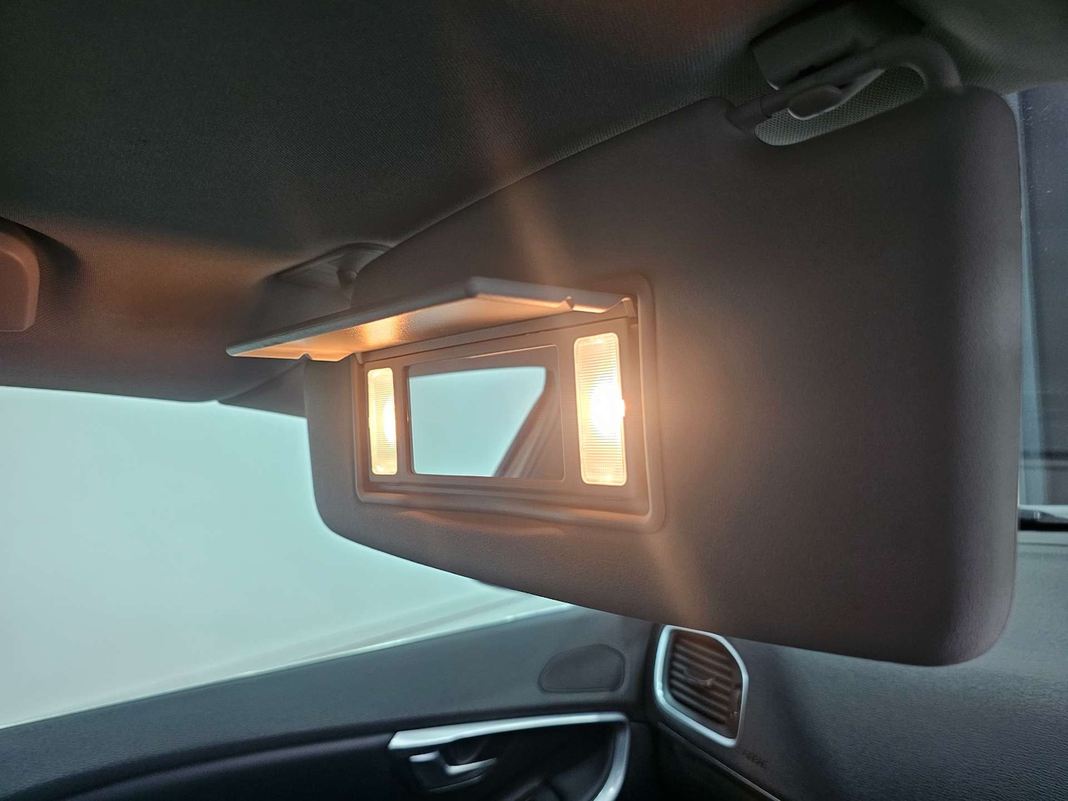 Used Volvo V40 2014 for sale - 77301681: Photo 59