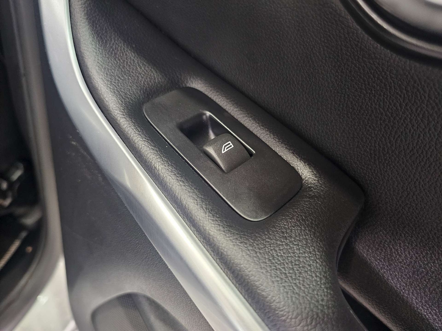 Used Volvo V40 2014 for sale - 77301681: Photo 61