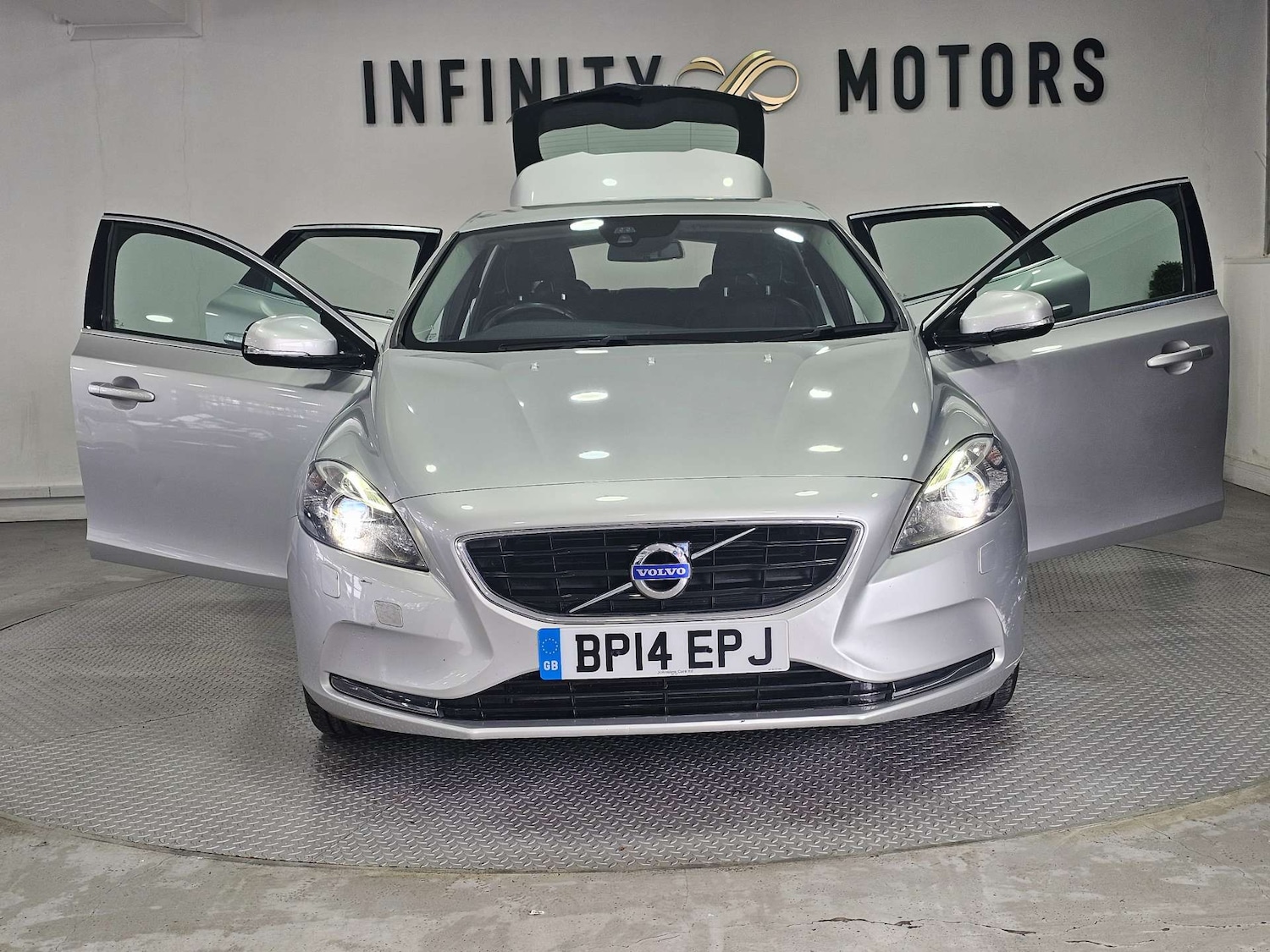 Used Volvo V40 2014 for sale - 77301681: Photo 72