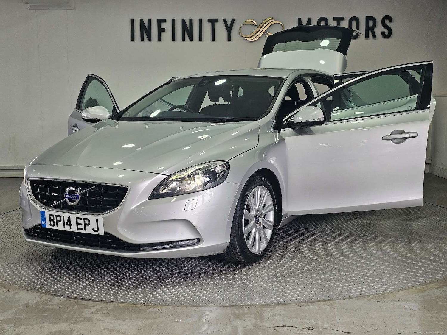 Used Volvo V40 2014 for sale - 77301681: Photo 73