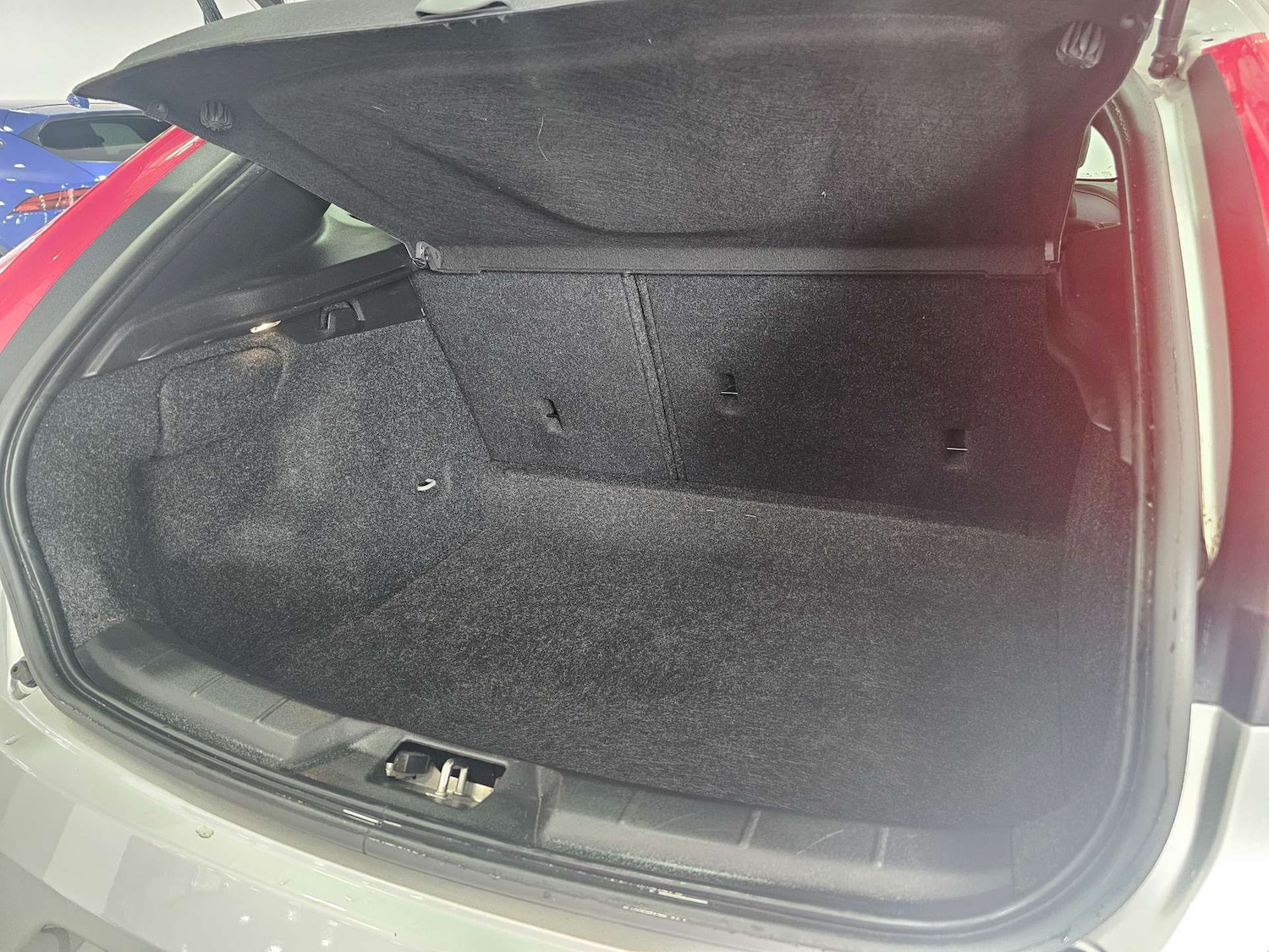 Used Volvo V40 2014 for sale - 77301681: Photo 77