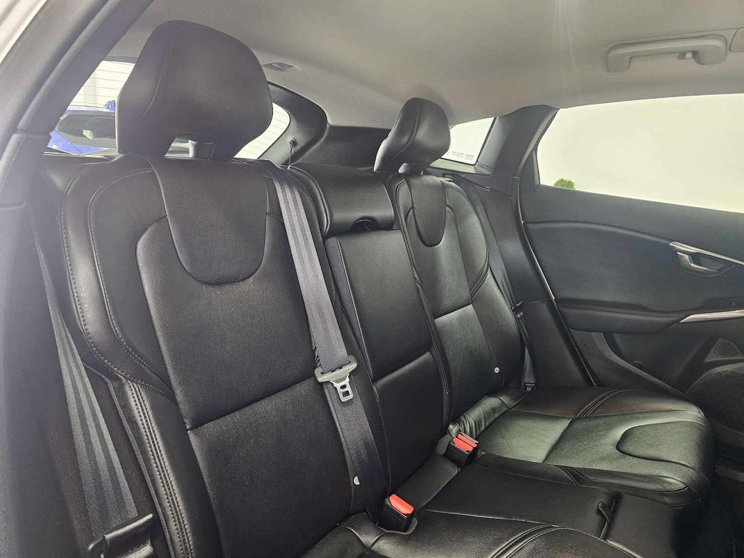 Used Volvo V40 2014 for sale - 77301681: Photo 86