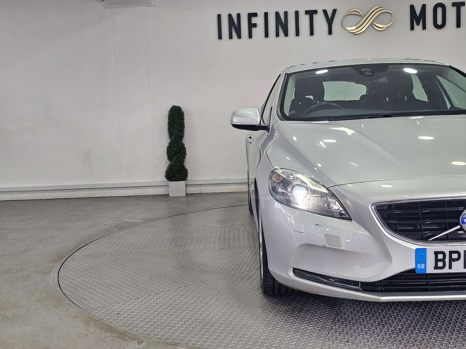 Used Volvo V40 2014 for sale - 77301681: Photo 9