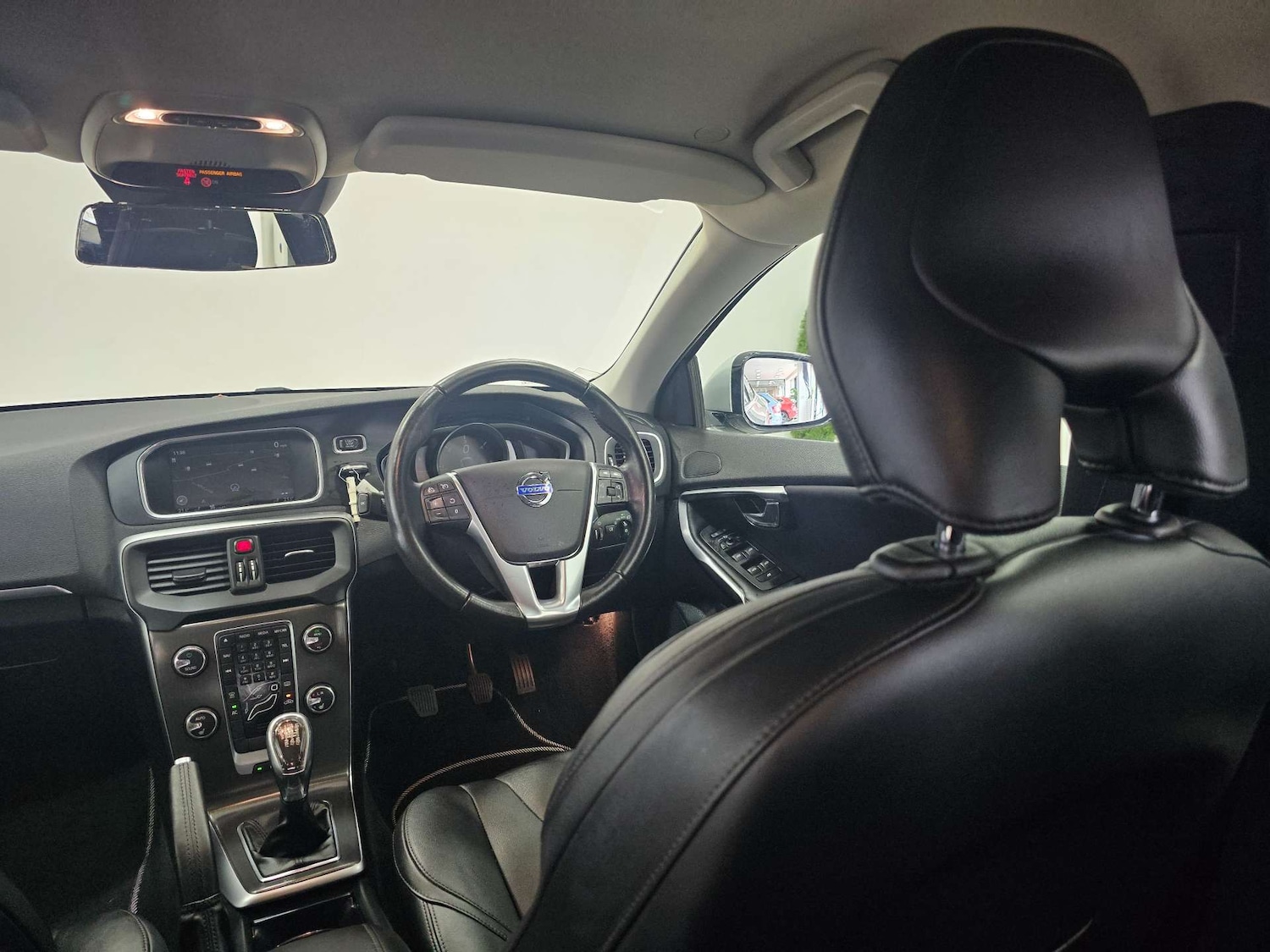 Used Volvo V40 2014 for sale - 77301681: Photo 90