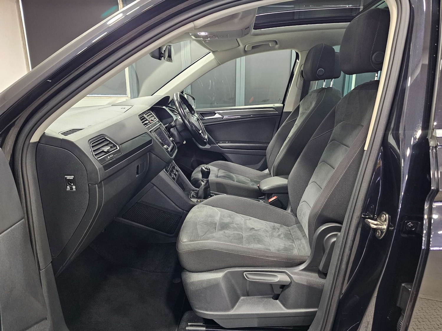 Used Volkswagen Tiguan 2017 for sale - 77113504: Photo 100