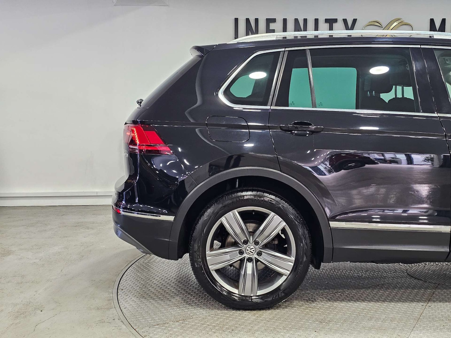 Used Volkswagen Tiguan 2017 for sale - 77113504: Photo 38