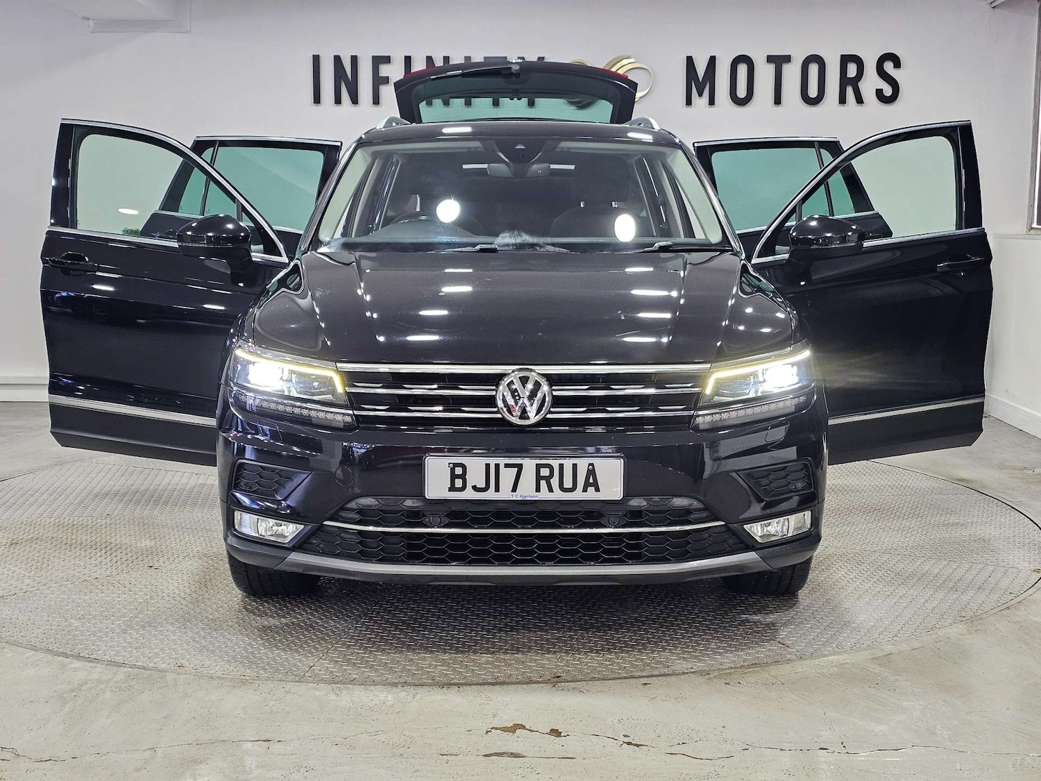 Used Volkswagen Tiguan 2017 for sale - 77113504: Photo 45