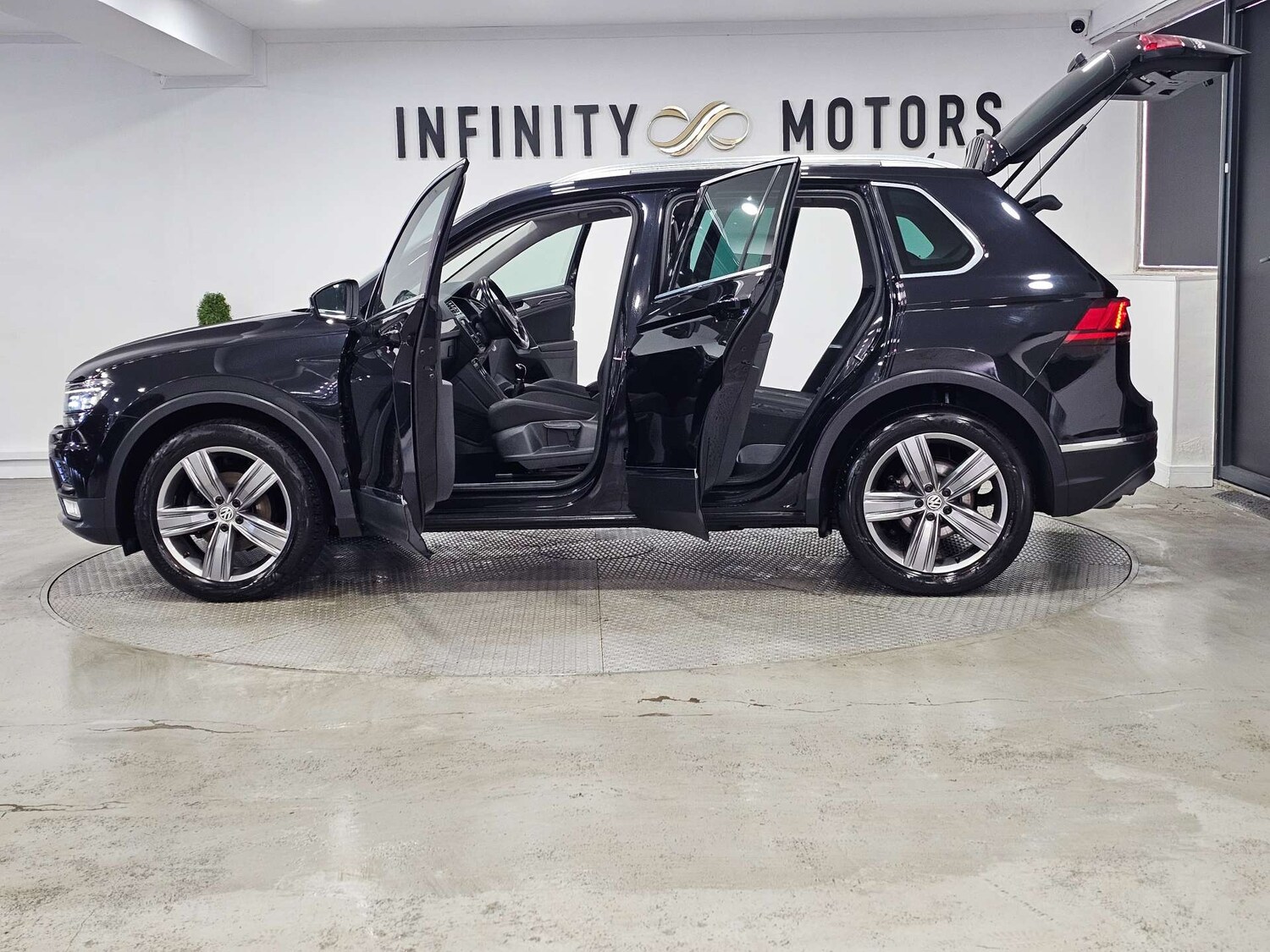 Used Volkswagen Tiguan 2017 for sale - 77113504: Photo 47