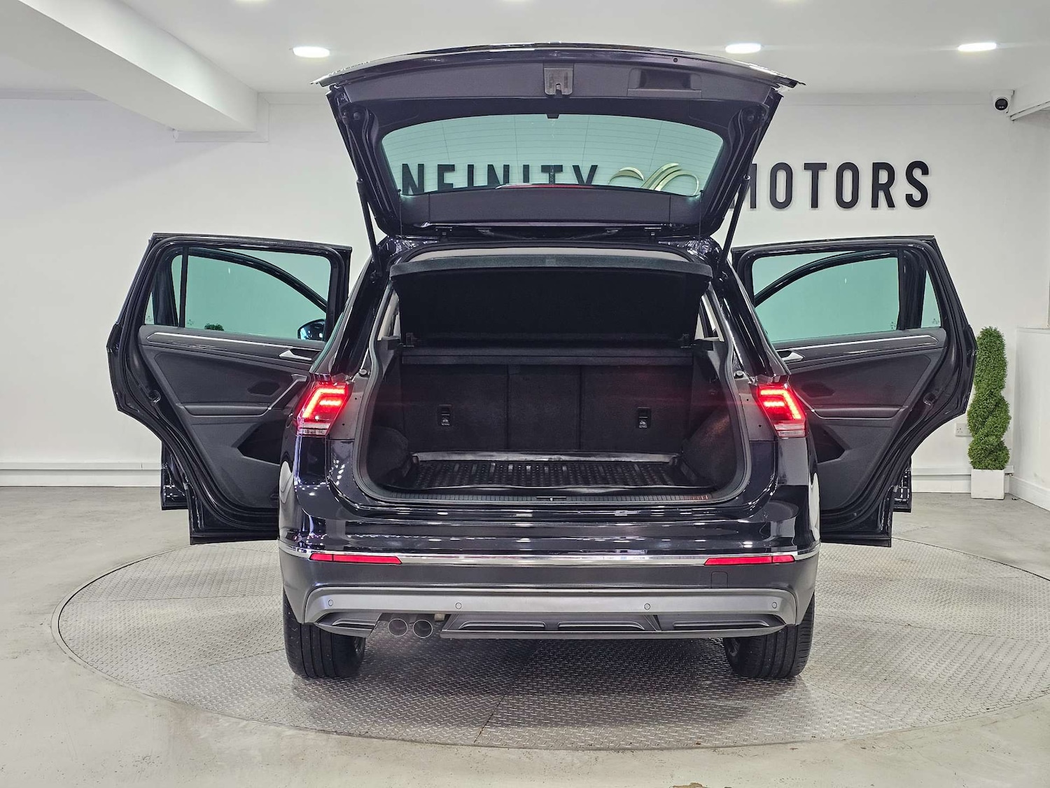 Used Volkswagen Tiguan 2017 for sale - 77113504: Photo 49