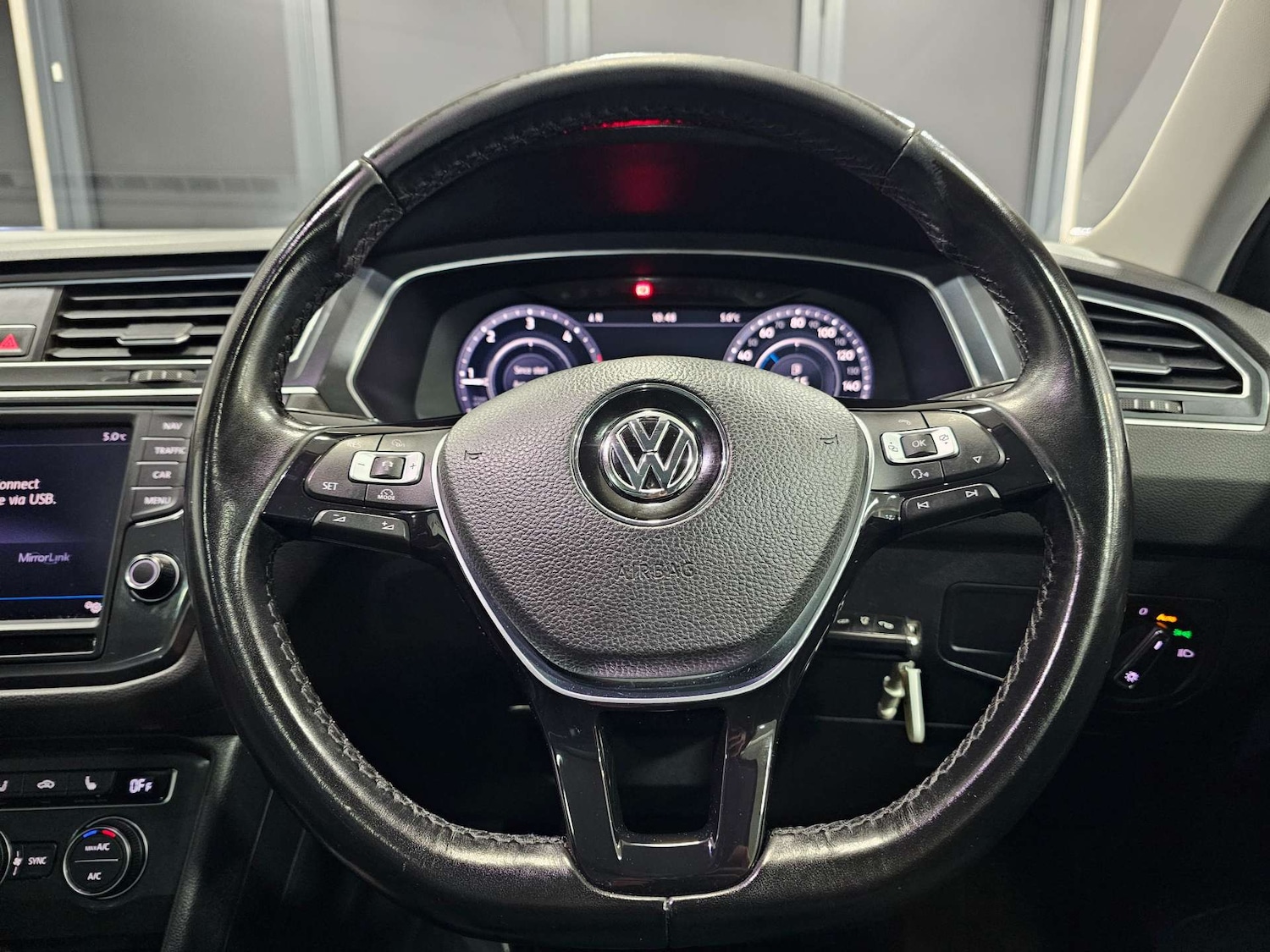 Used Volkswagen Tiguan 2017 for sale - 77113504: Photo 64