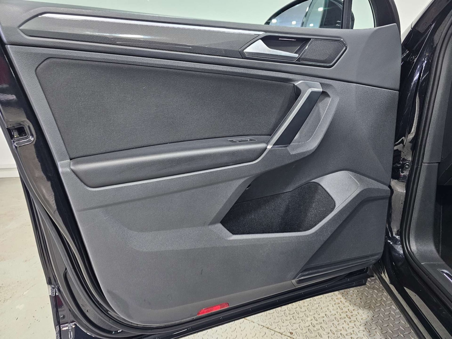 Used Volkswagen Tiguan 2017 for sale - 77113504: Photo 97