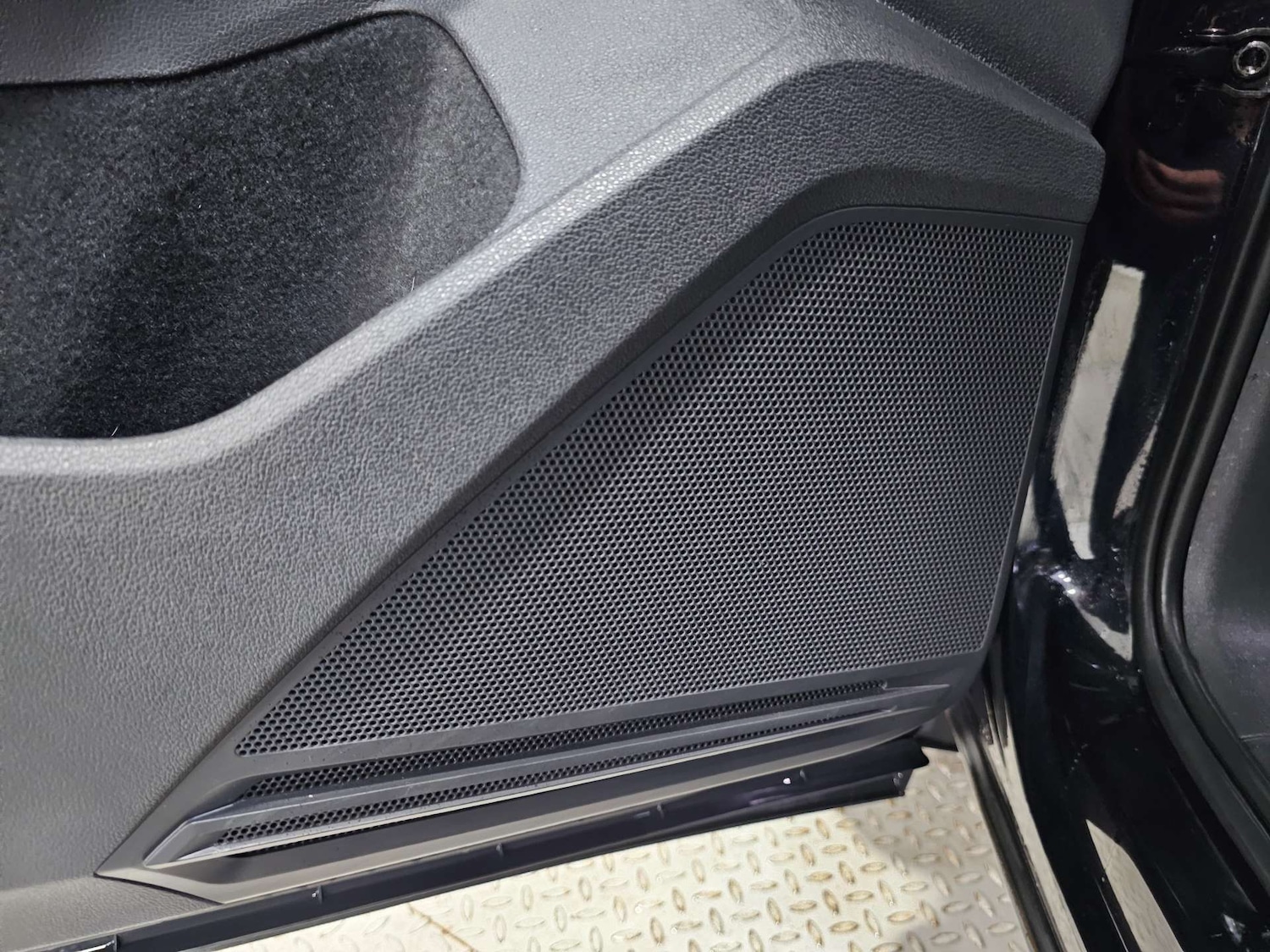 Used Volkswagen Tiguan 2017 for sale - 77113504: Photo 99