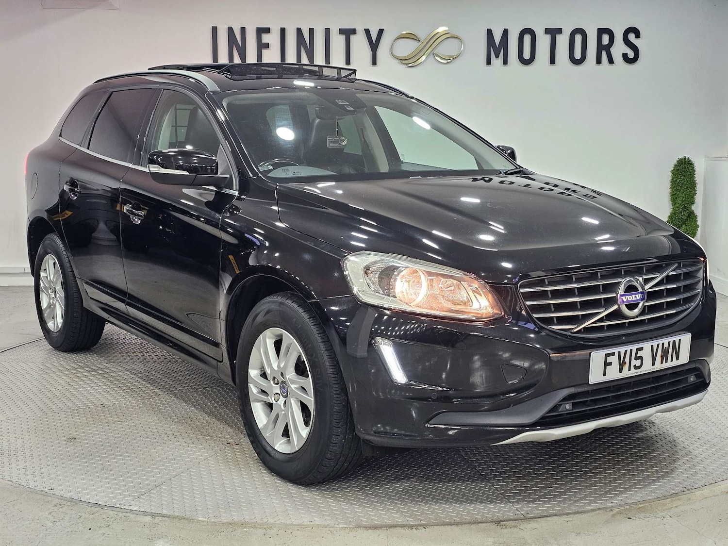 Used Volvo XC60 2015 for sale - 77271564: Photo 1