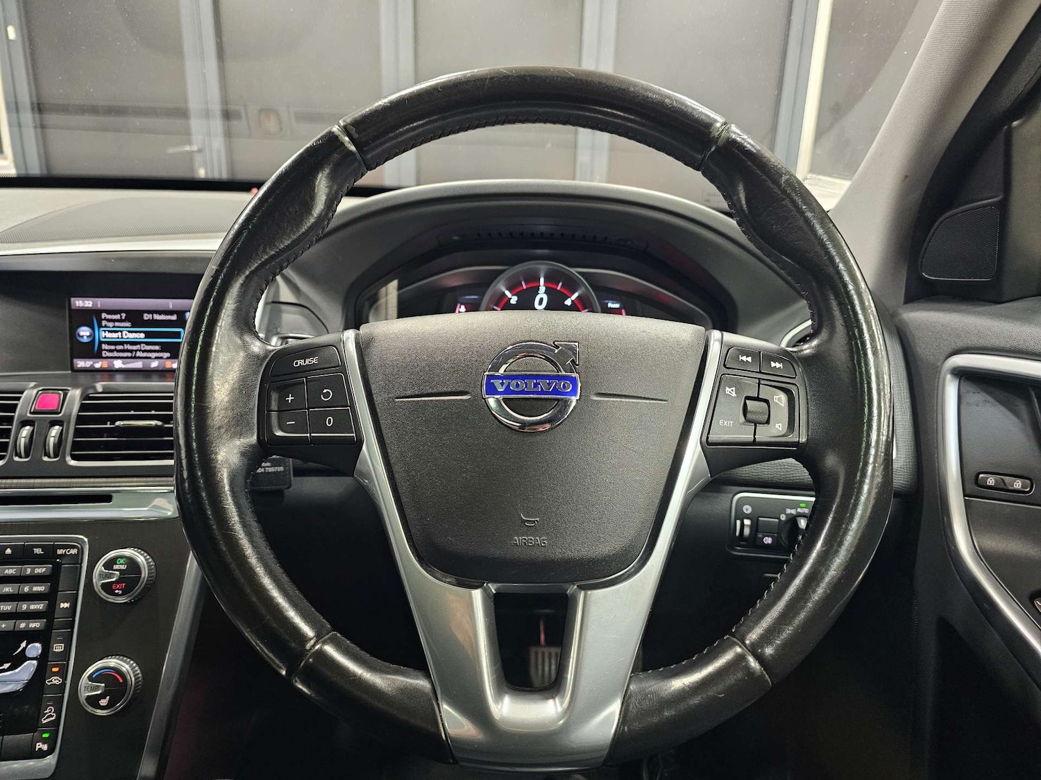 Used Volvo XC60 2015 for sale - 77271564: Photo 10