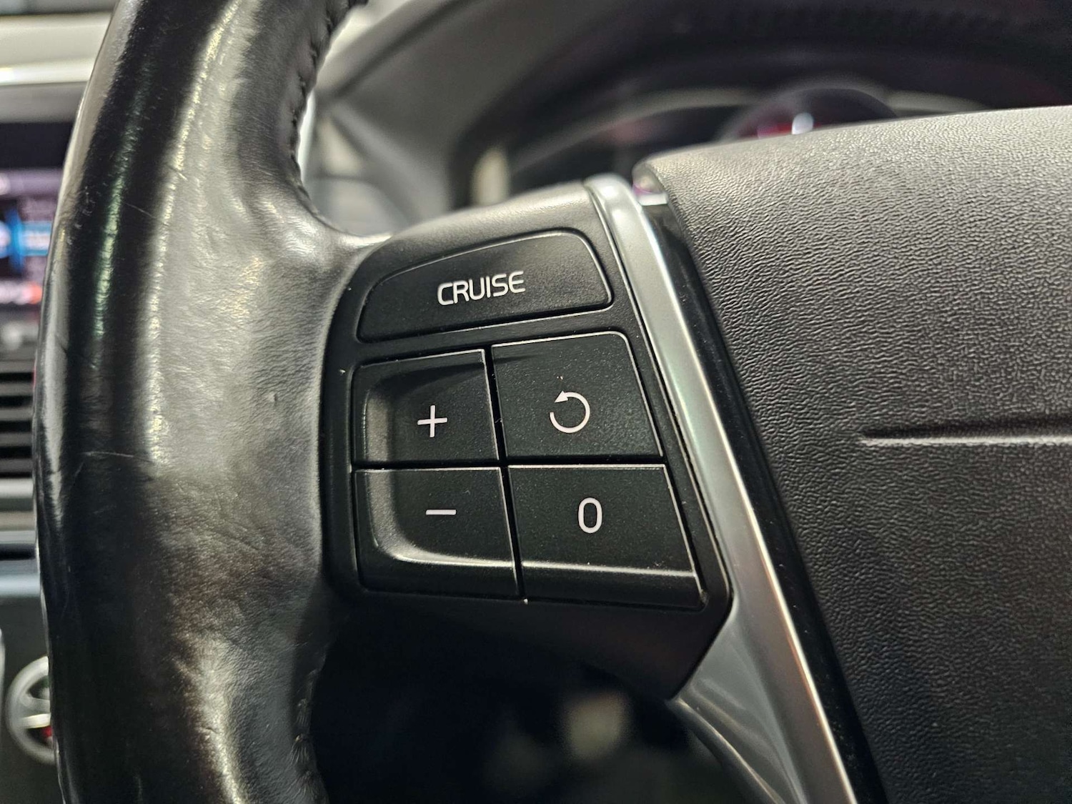 Used Volvo XC60 2015 for sale - 77271564: Photo 37