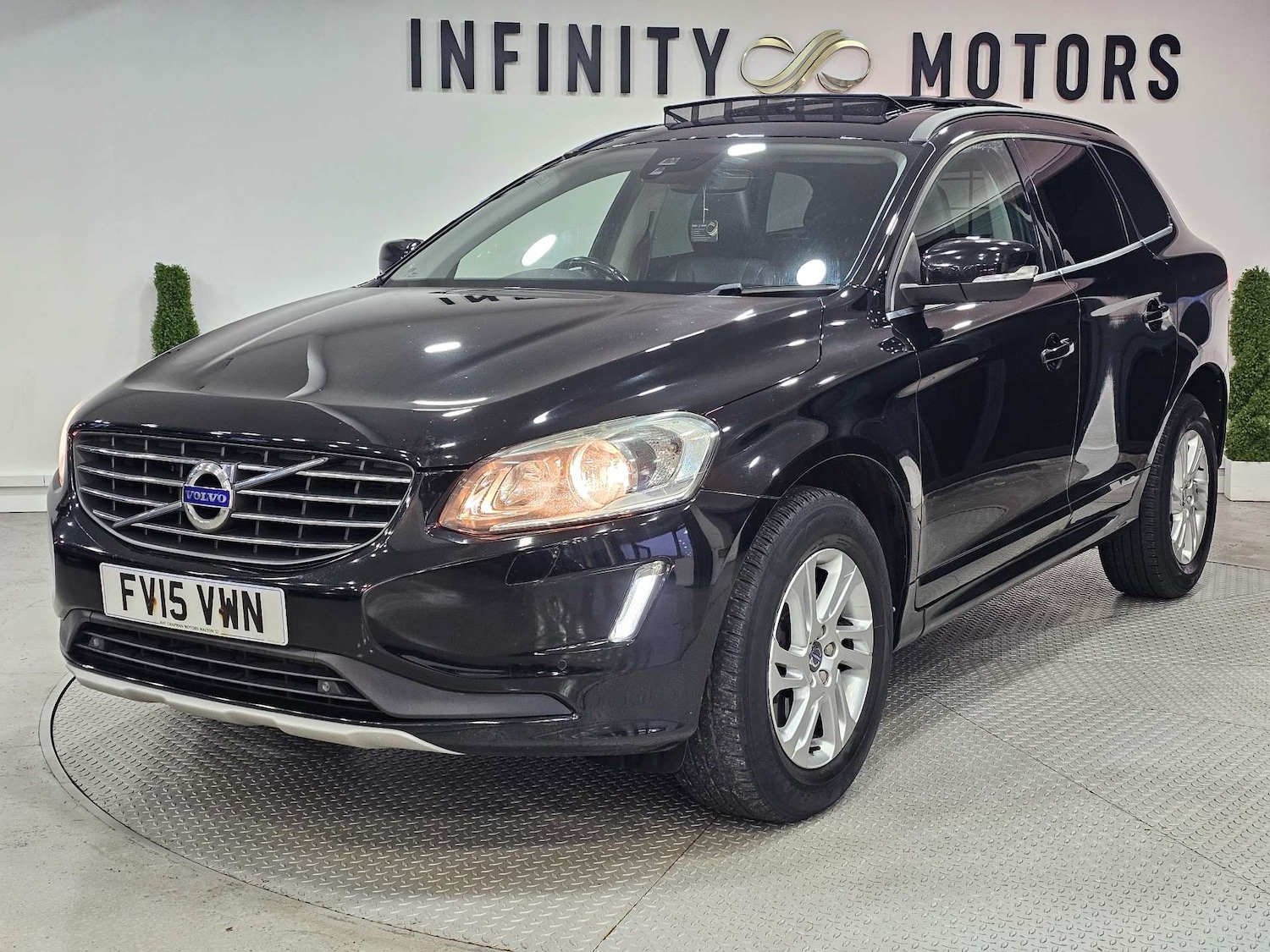 Used Volvo XC60 2015 for sale - 77271564: Photo 4