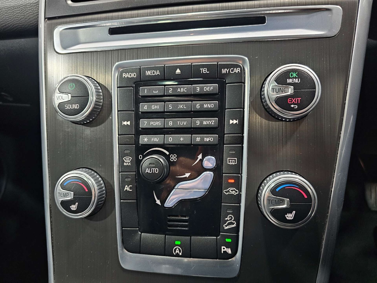 Used Volvo XC60 2015 for sale - 77271564: Photo 5