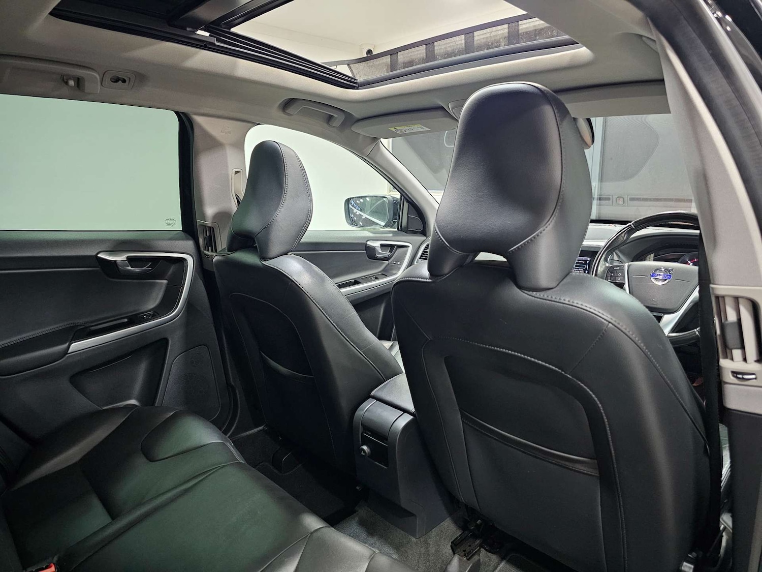 Used Volvo XC60 2015 for sale - 77271564: Photo 55