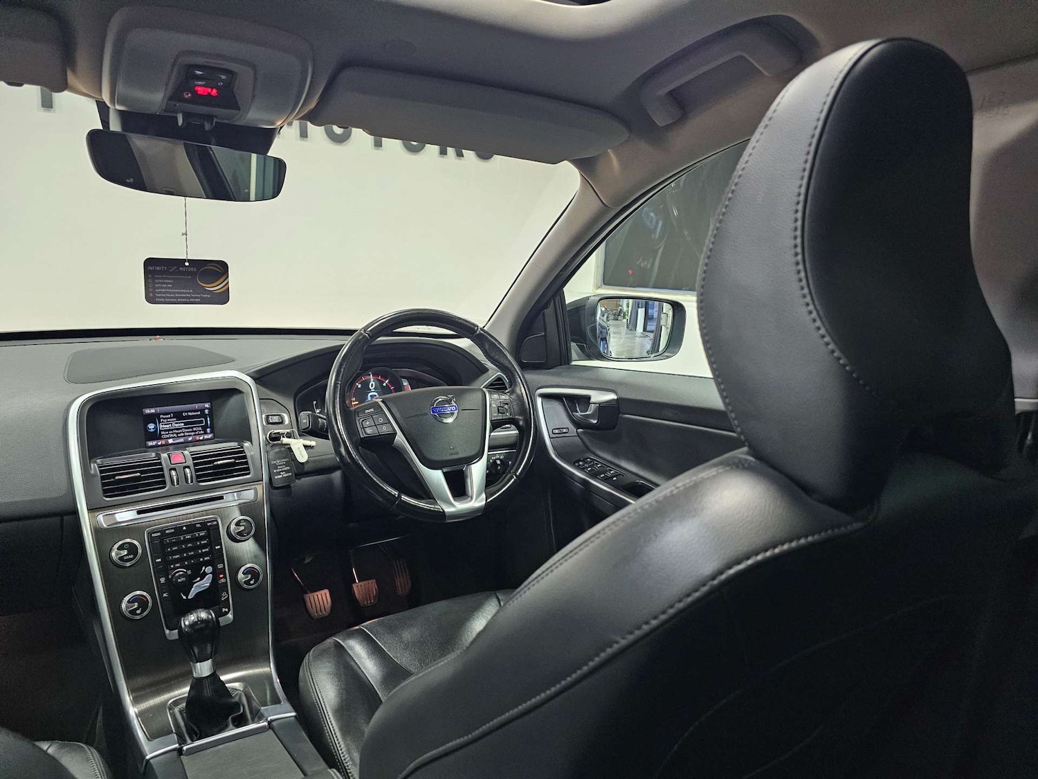 Used Volvo XC60 2015 for sale - 77271564: Photo 60