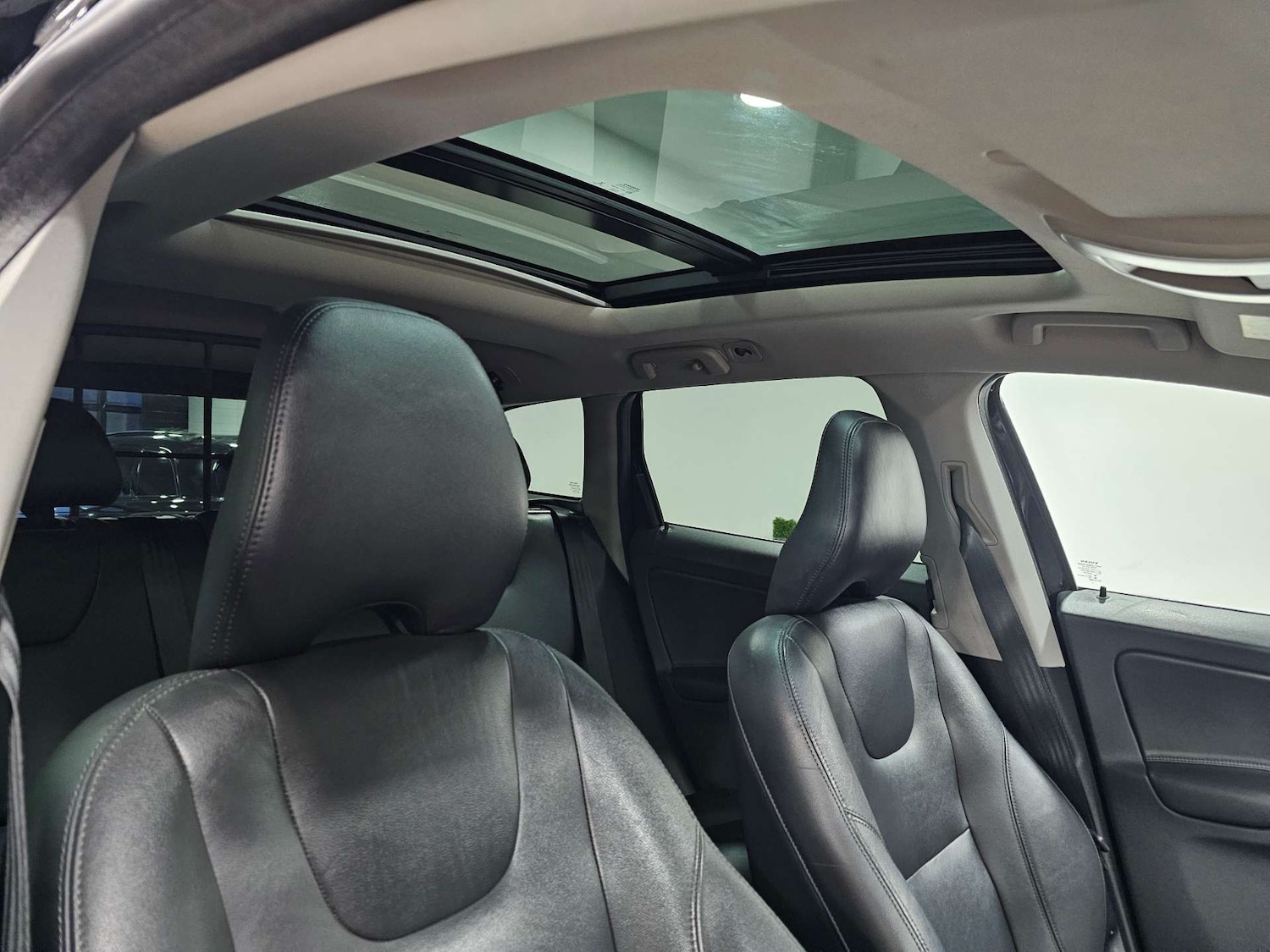 Used Volvo XC60 2015 for sale - 77271564: Photo 61