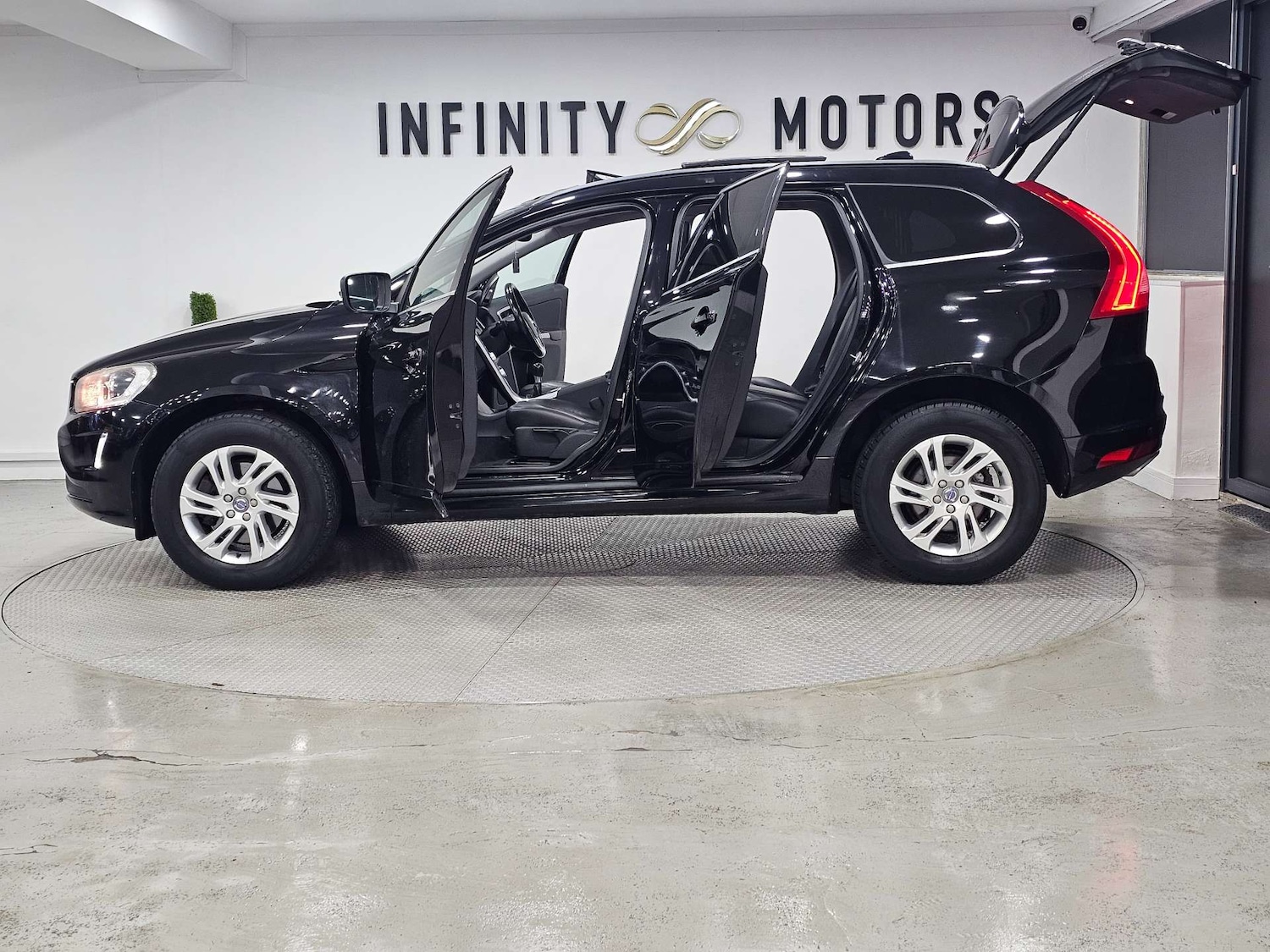 Used Volvo XC60 2015 for sale - 77271564: Photo 65