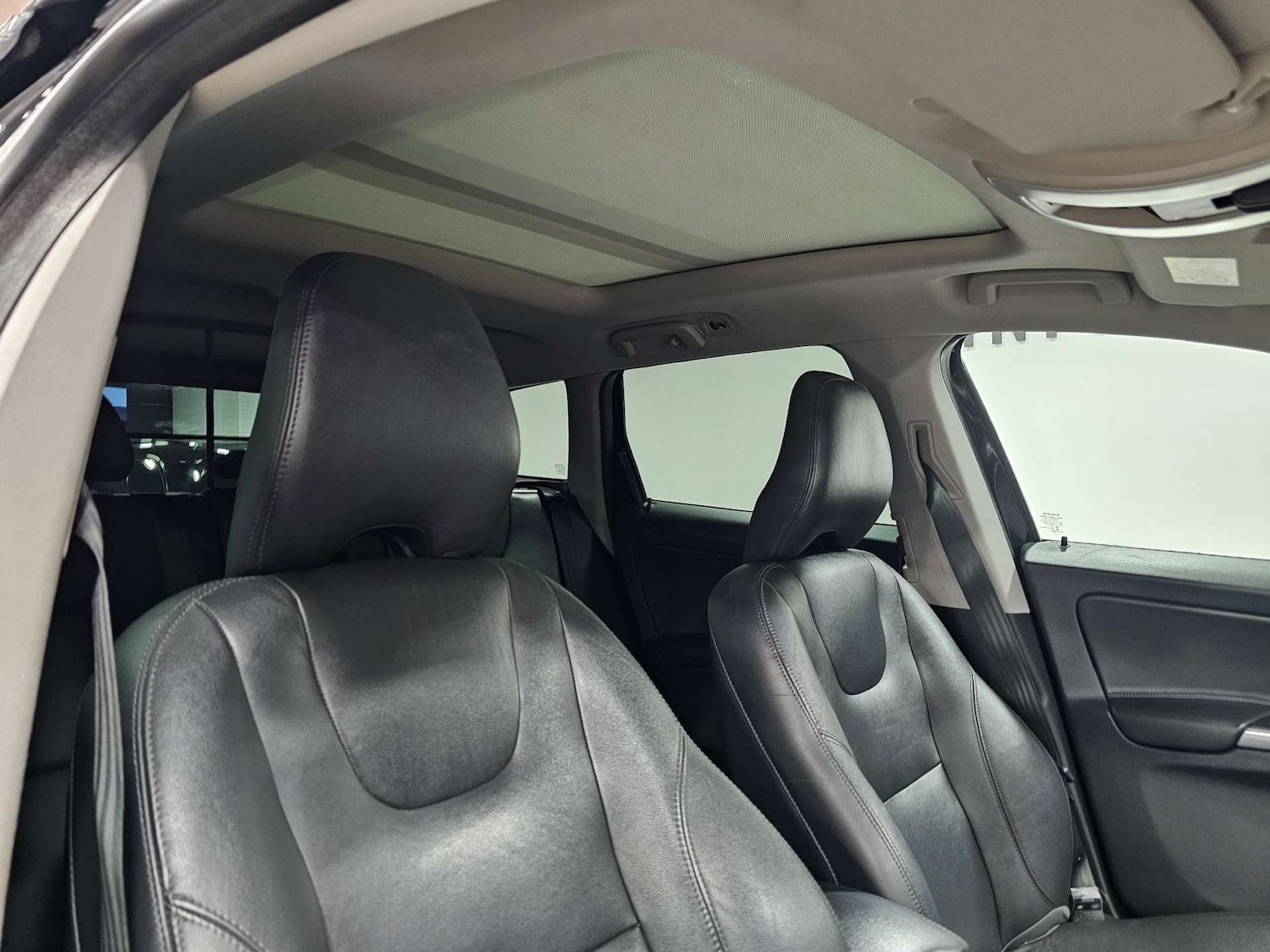 Used Volvo XC60 2015 for sale - 77271564: Photo 75