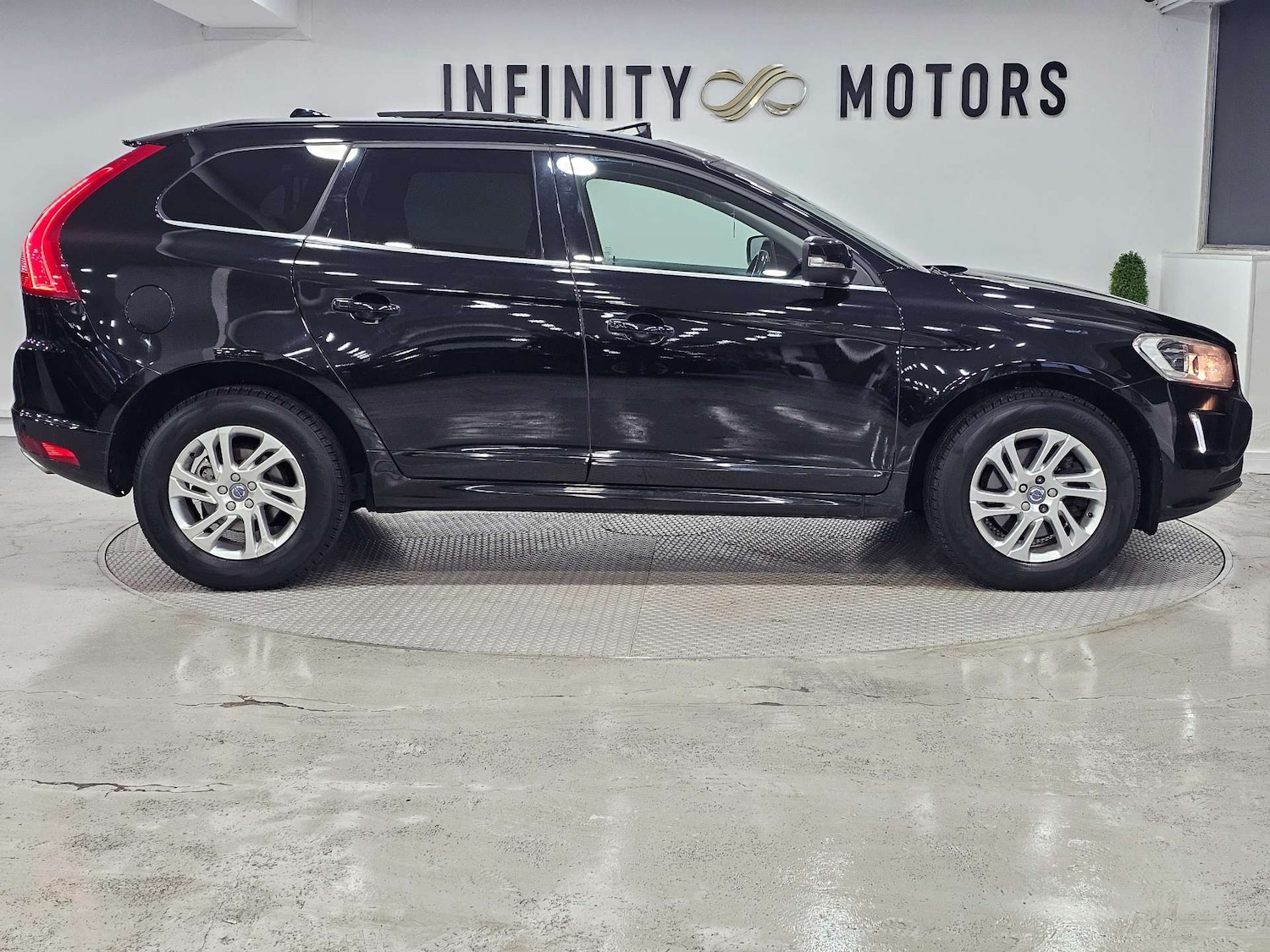 Used Volvo XC60 2015 for sale - 77271564: Photo 79