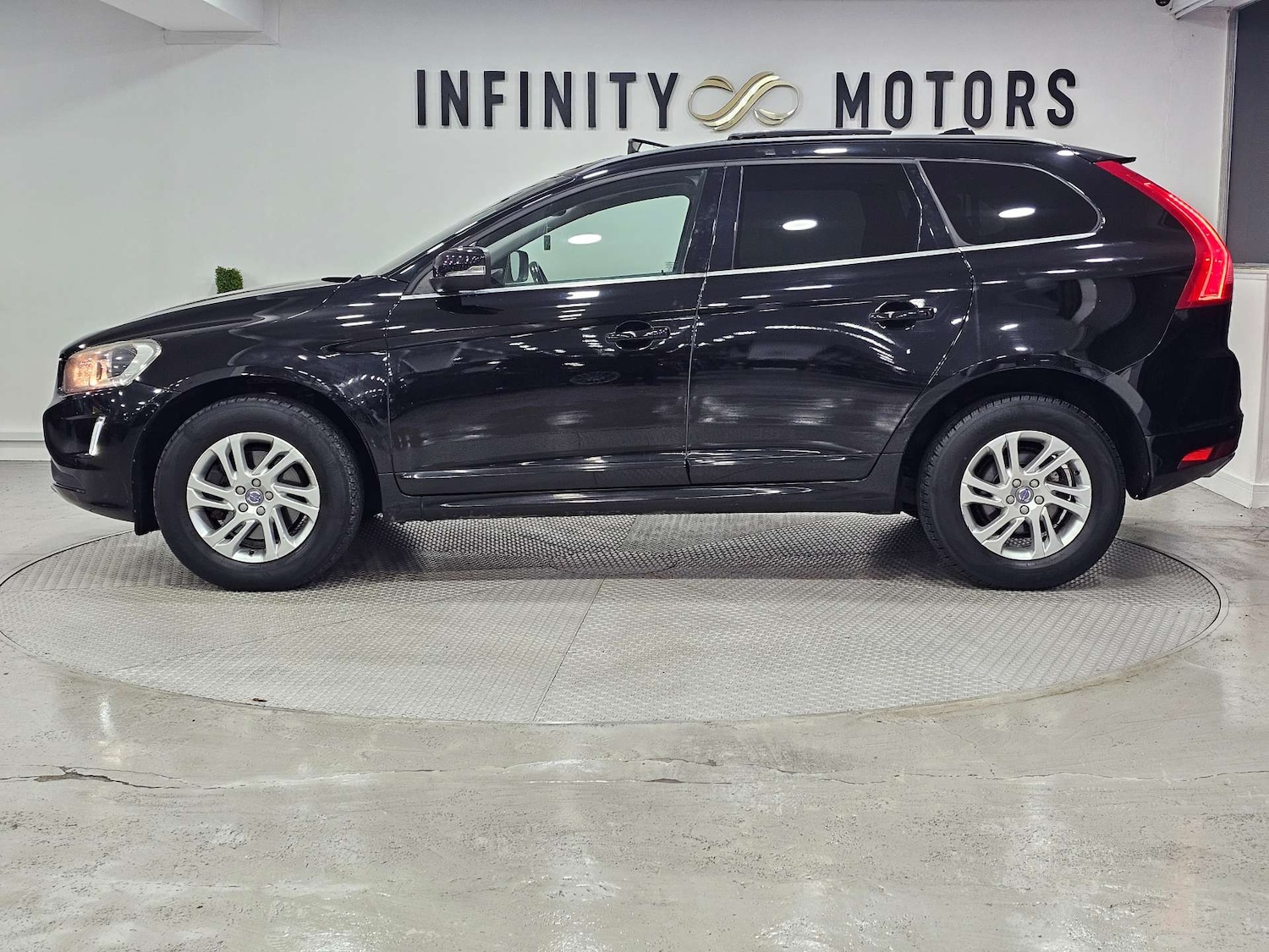 Used Volvo XC60 2015 for sale - 77271564: Photo 86