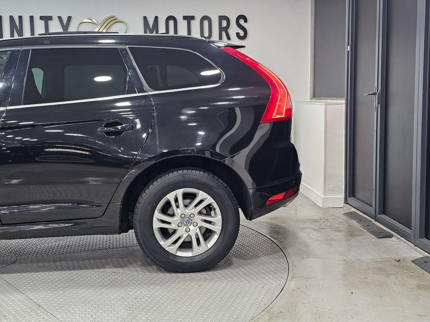 Used Volvo XC60 2015 for sale - 77271564: Photo 9