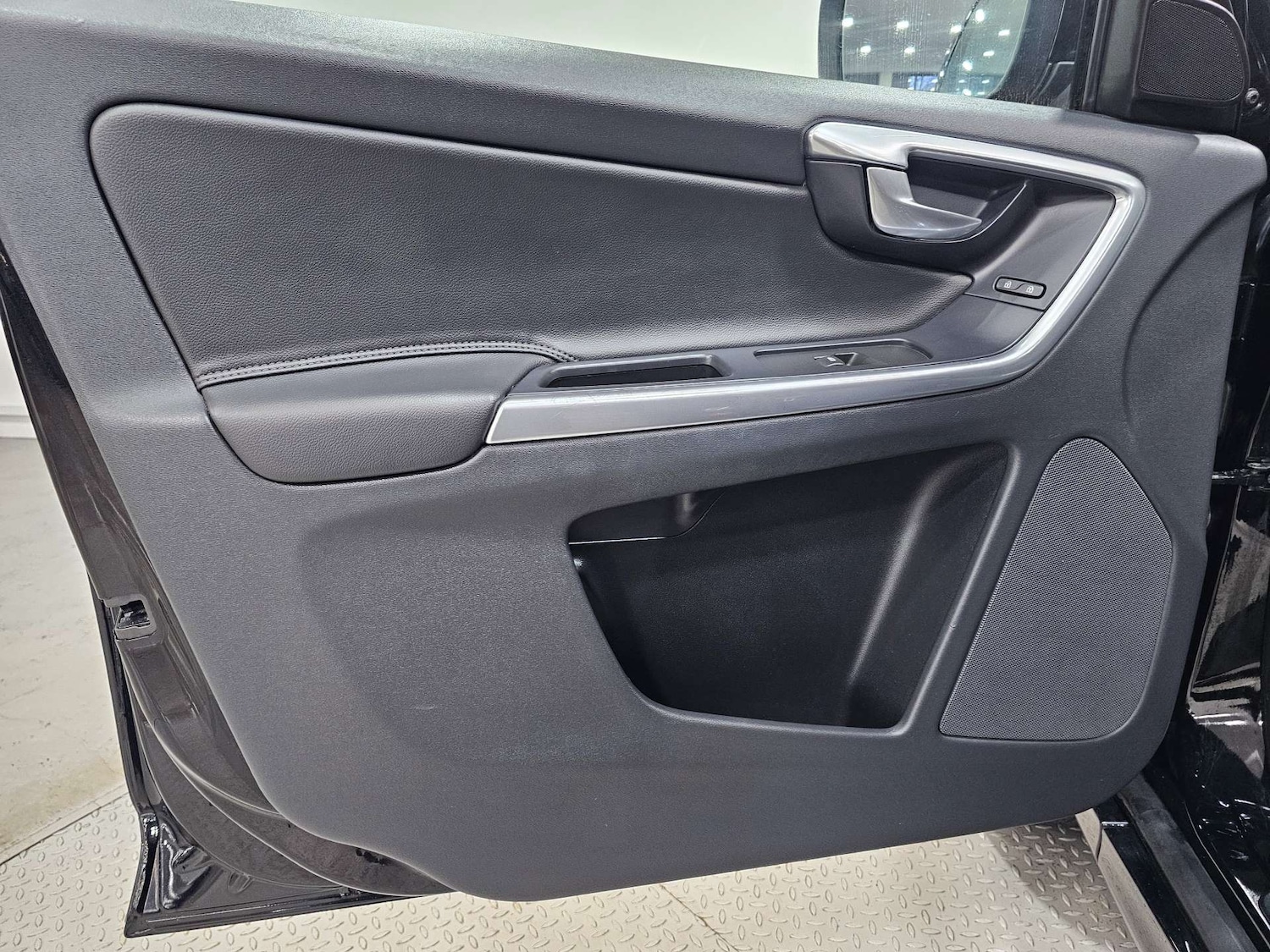 Used Volvo XC60 2015 for sale - 77271564: Photo 95